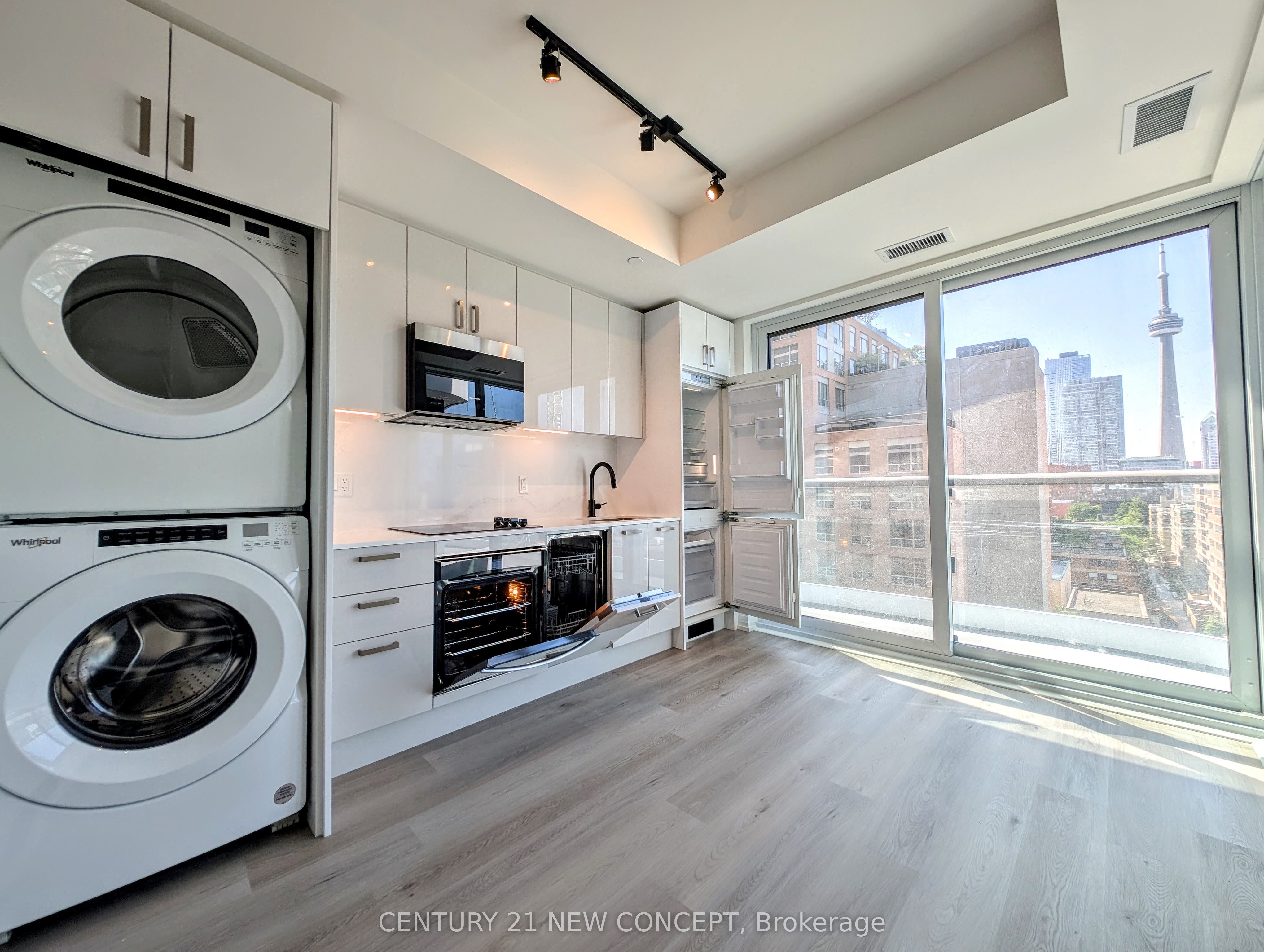 280 Dundas Street W 709 Property Photo 2