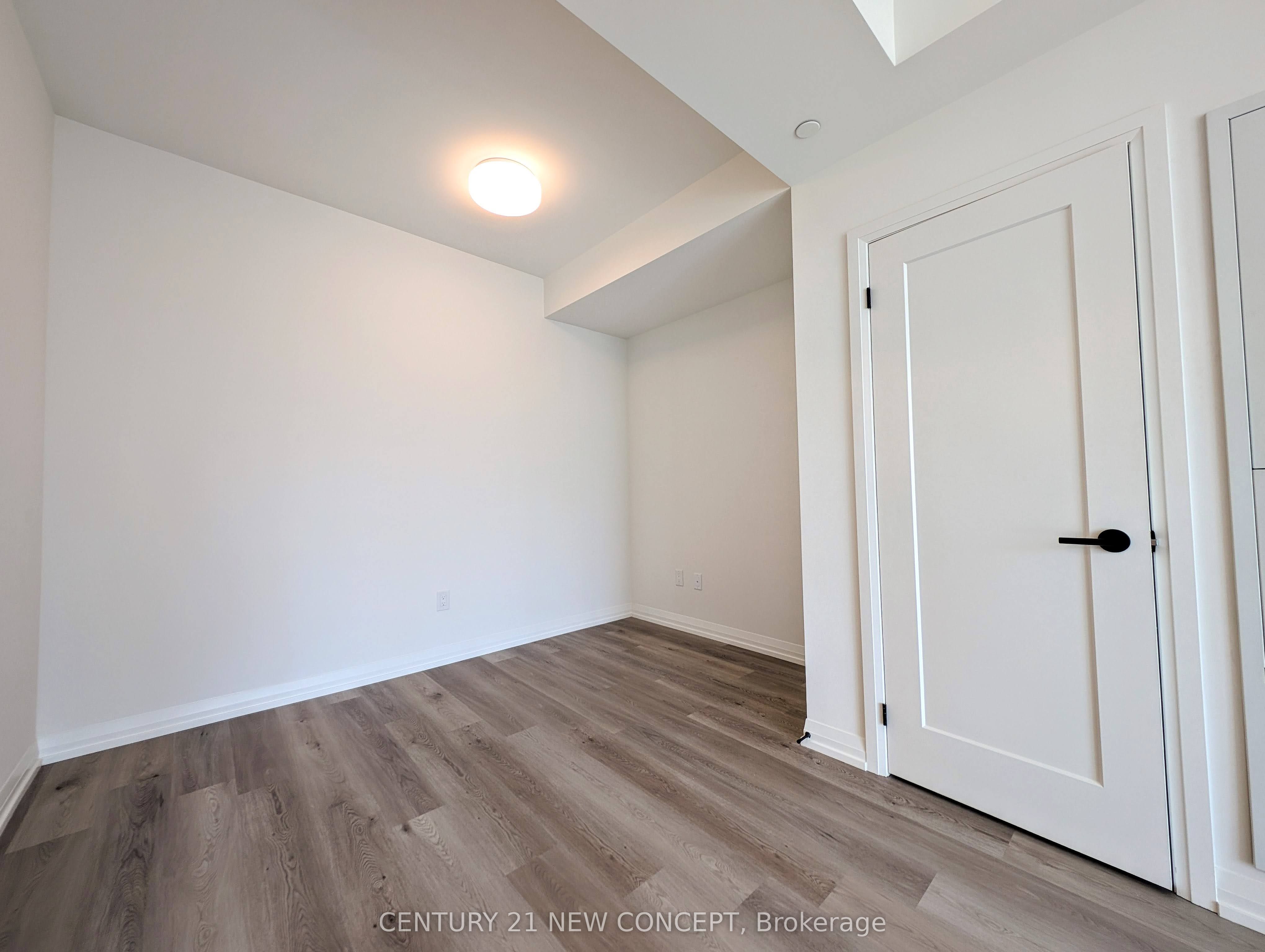 280 Dundas Street W 709 Property Photo 6