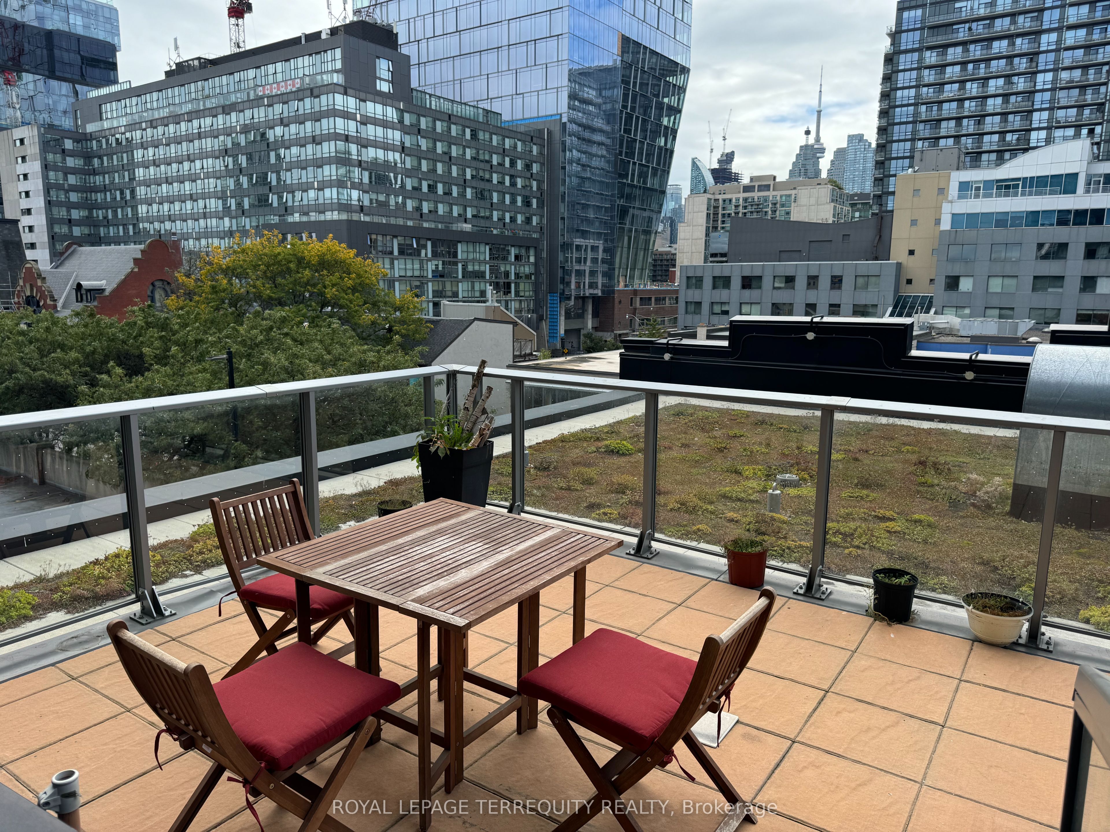 120 Parliament Street 421 Property Photo 1
