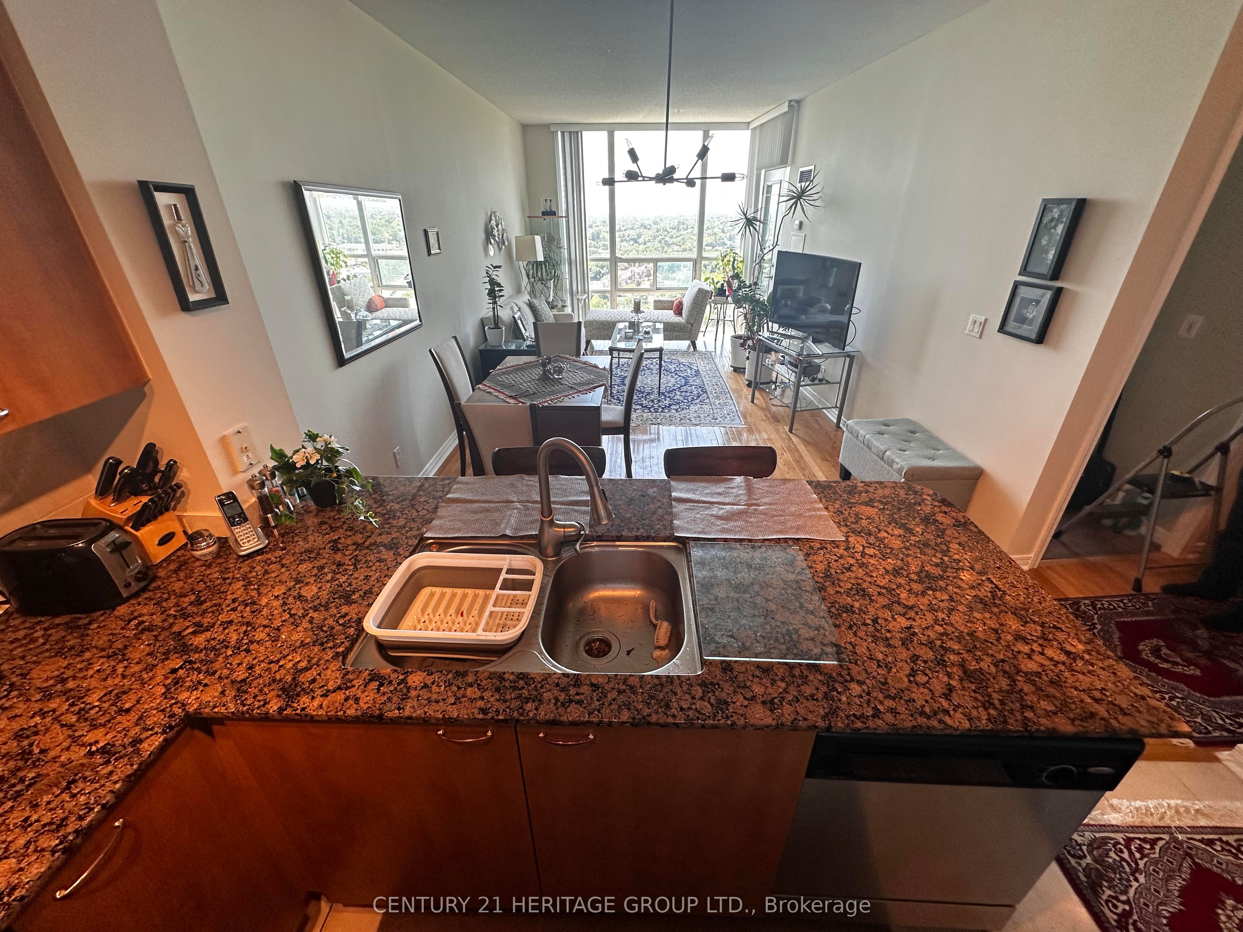509 Beecroft Road 2206 Property Photo 11