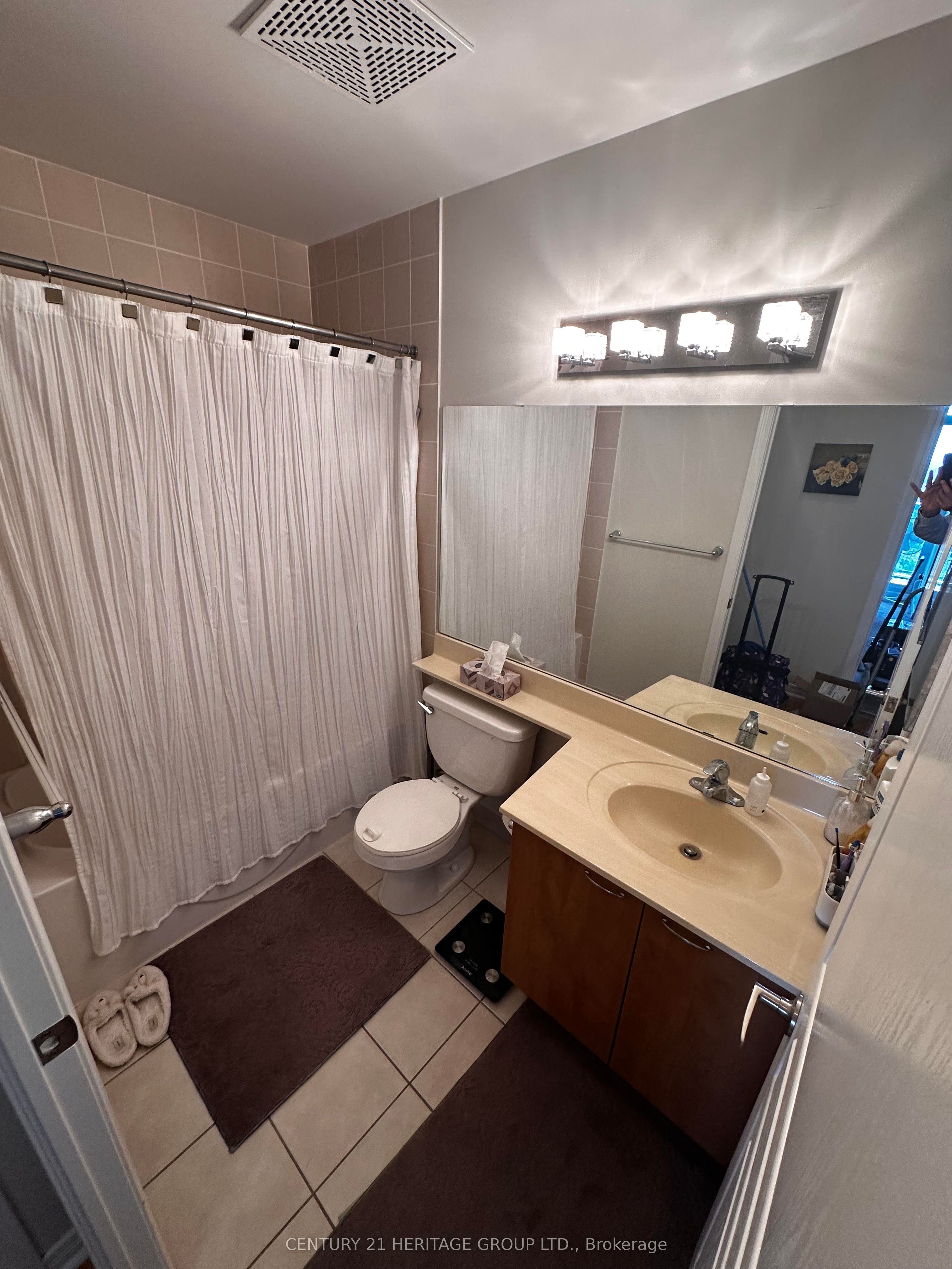 509 Beecroft Road 2206 Property Photo 19