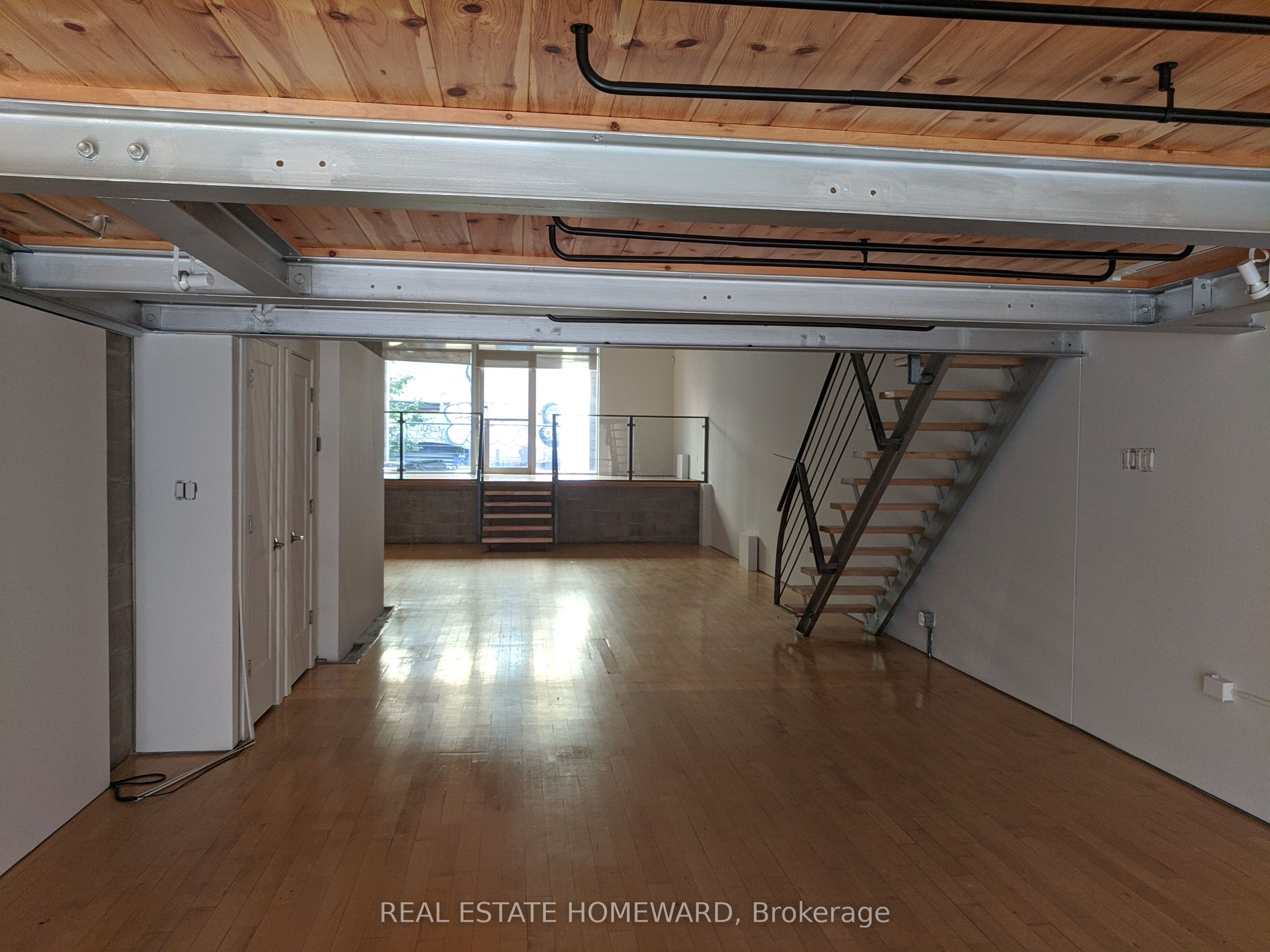 548 Richmond Street W Main Property Photo 7