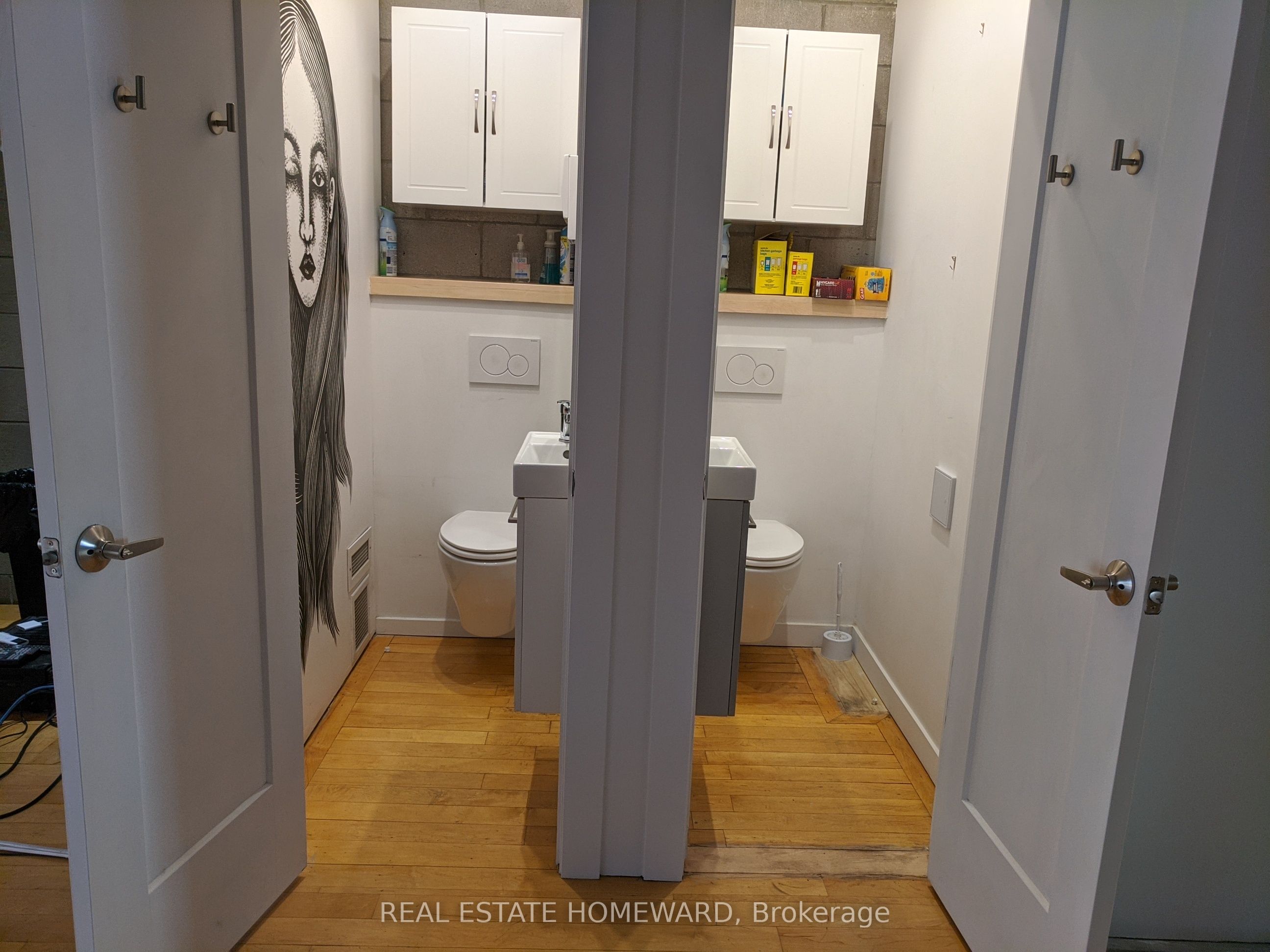 548 Richmond Street W Main Property Photo 9