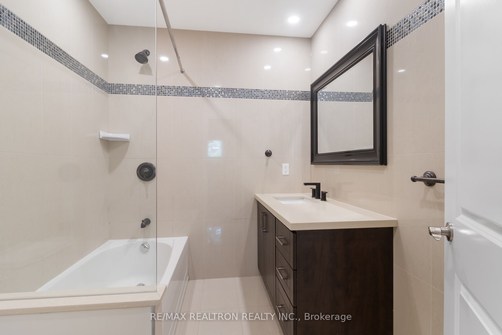 44 Caracas Road Property Photo 30