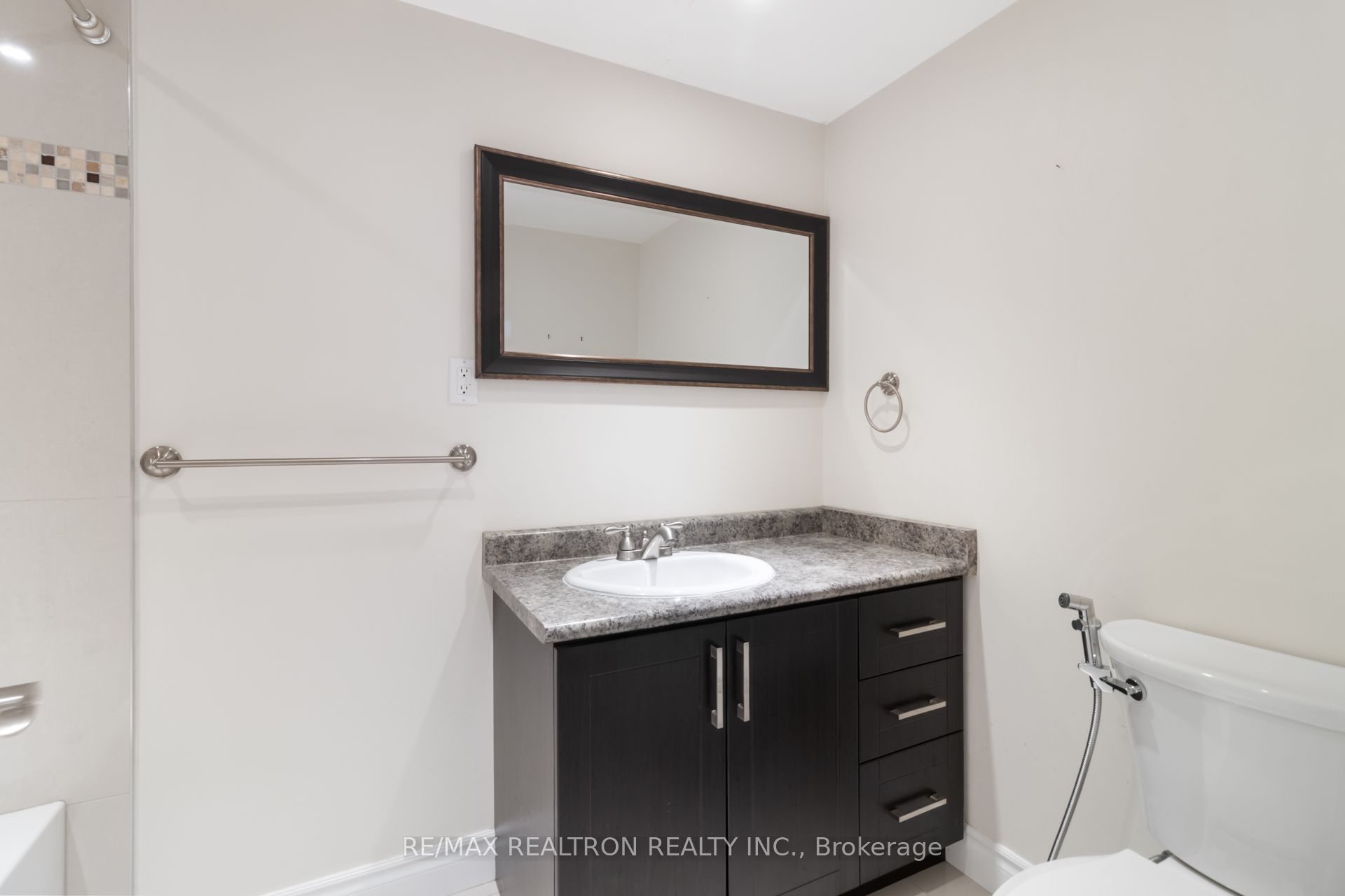 44 Caracas Road Property Photo 38