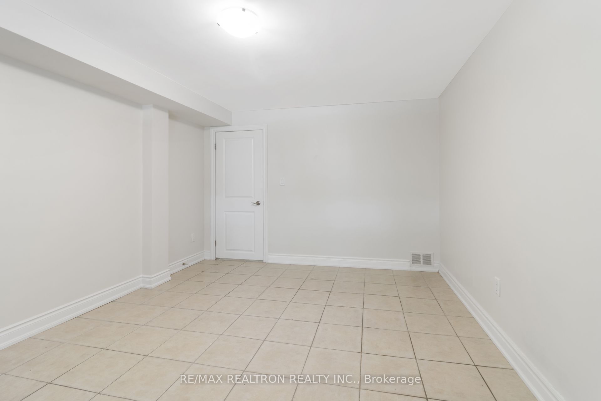 44 Caracas Road Property Photo 43