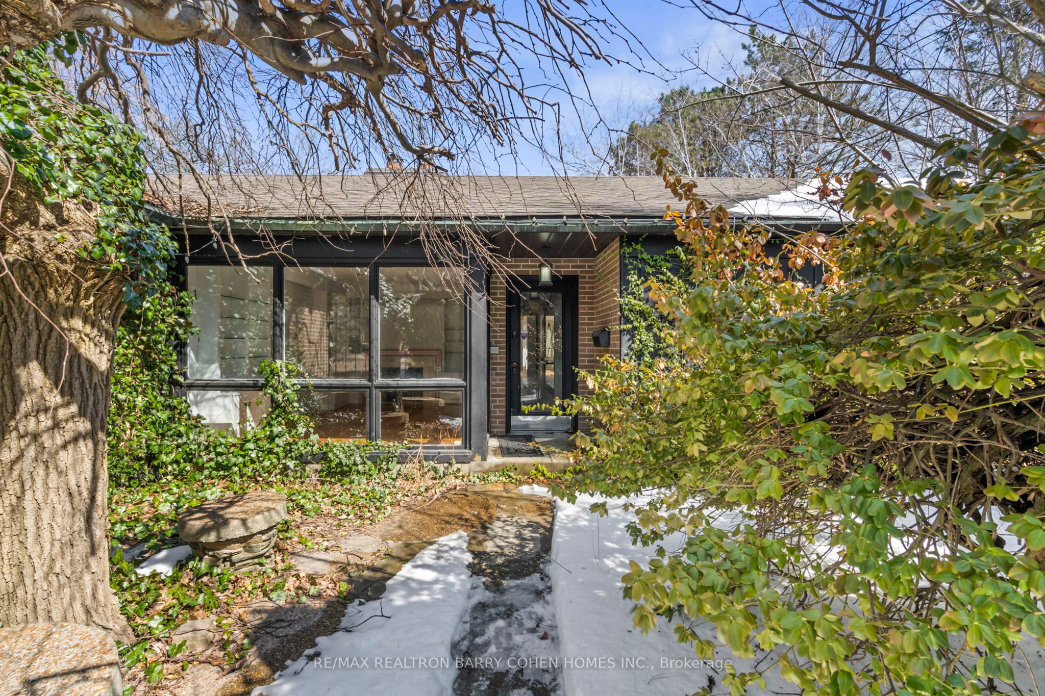 44 The Bridle Path Property Photo 1