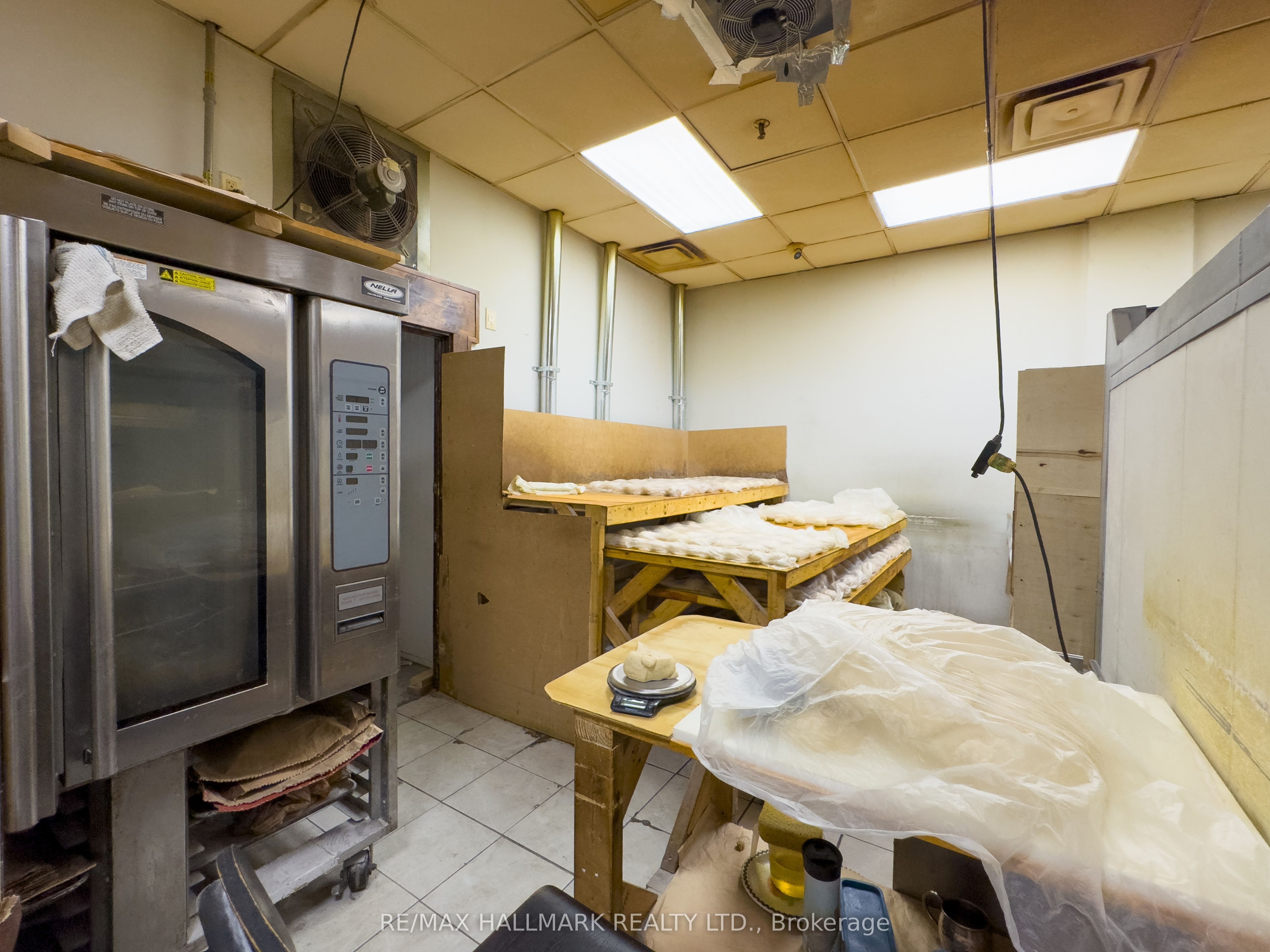 2052 Sheppard Avenue Property Photo 10