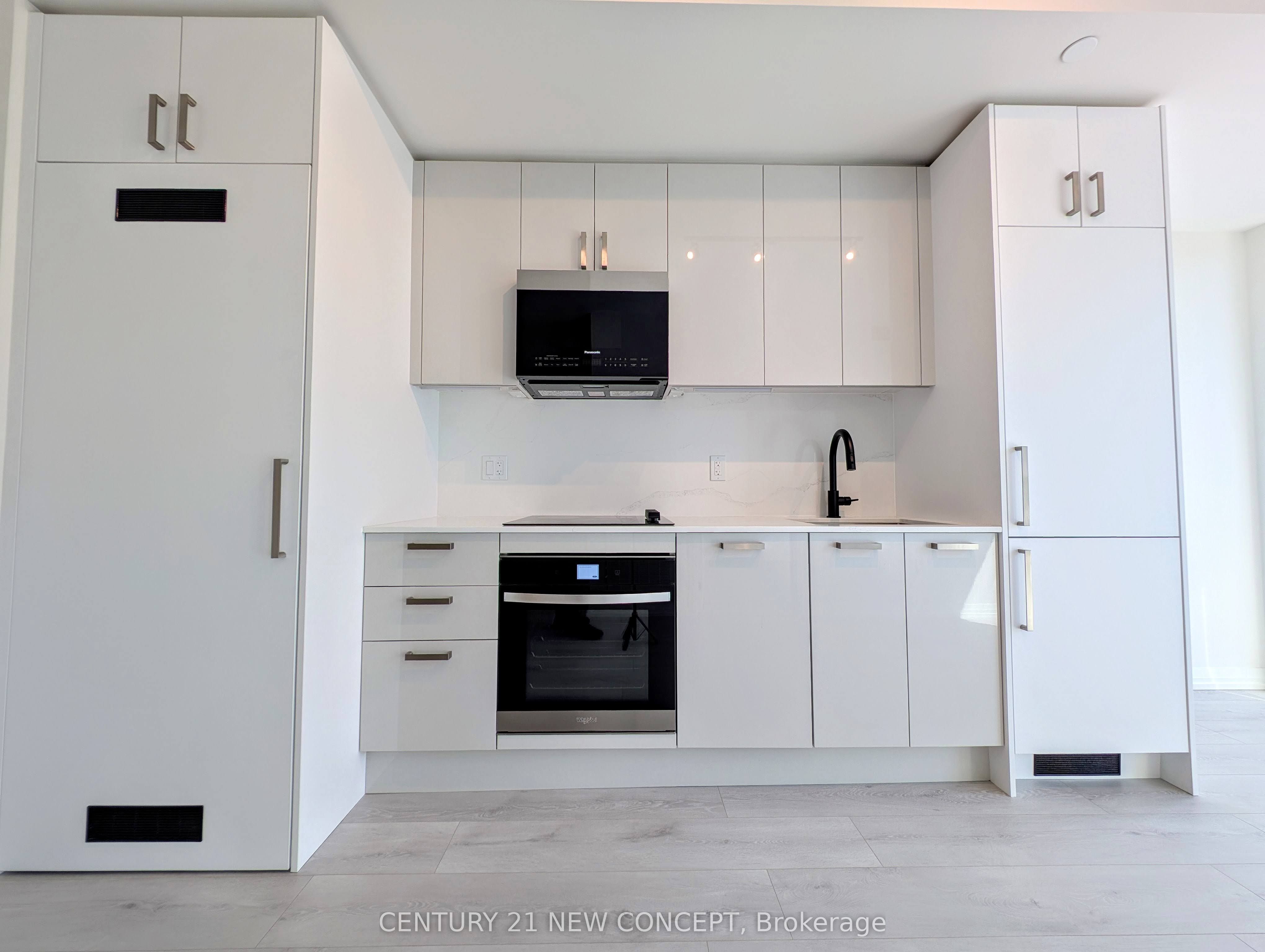 280 Dundas Street W 707 Property Photo 2