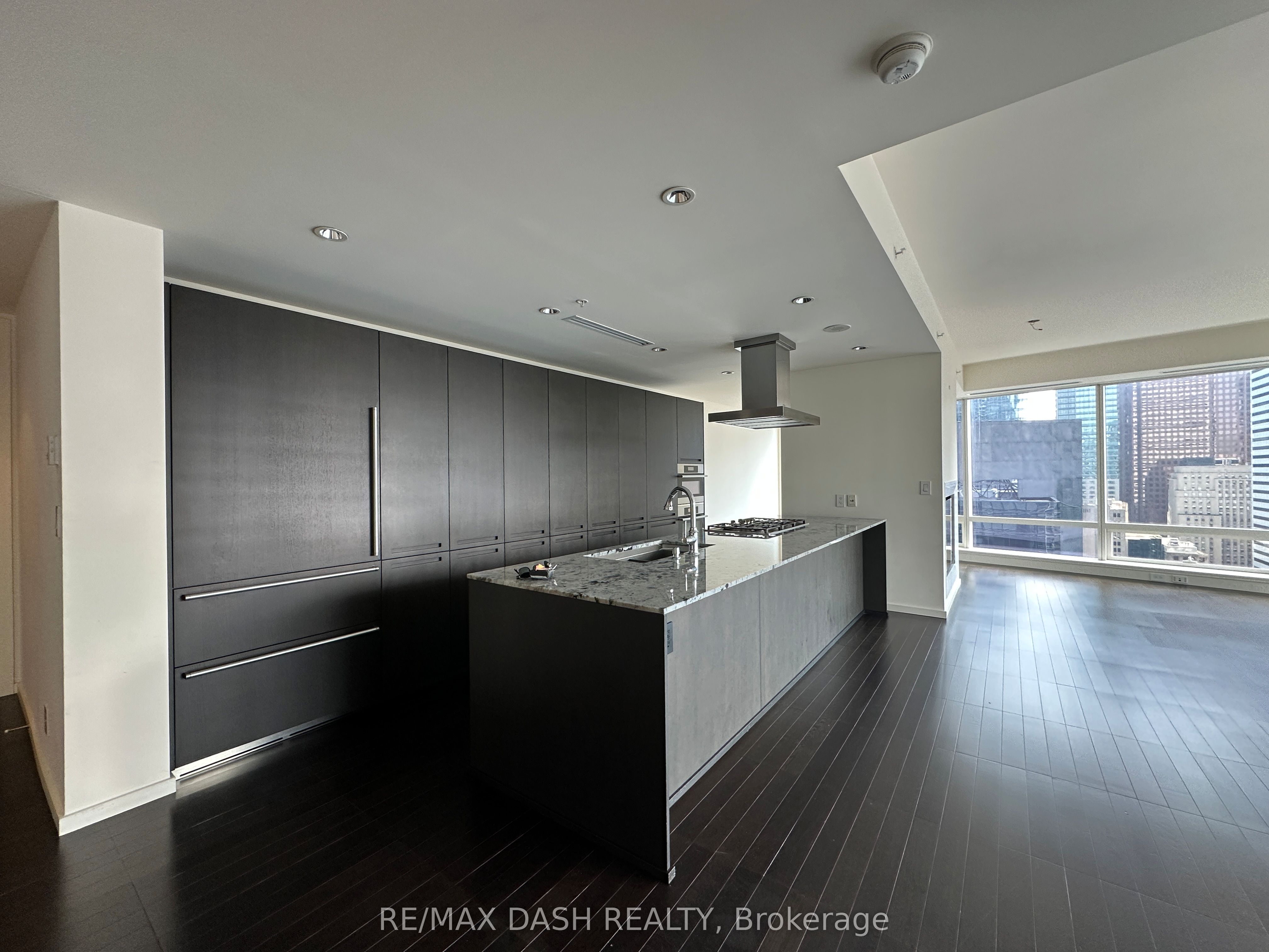 #3209 - 180 University Avenue Property Photo 1