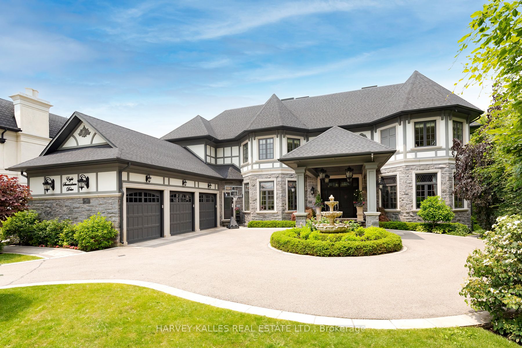 8 Swansdown Drive Property Photo 2