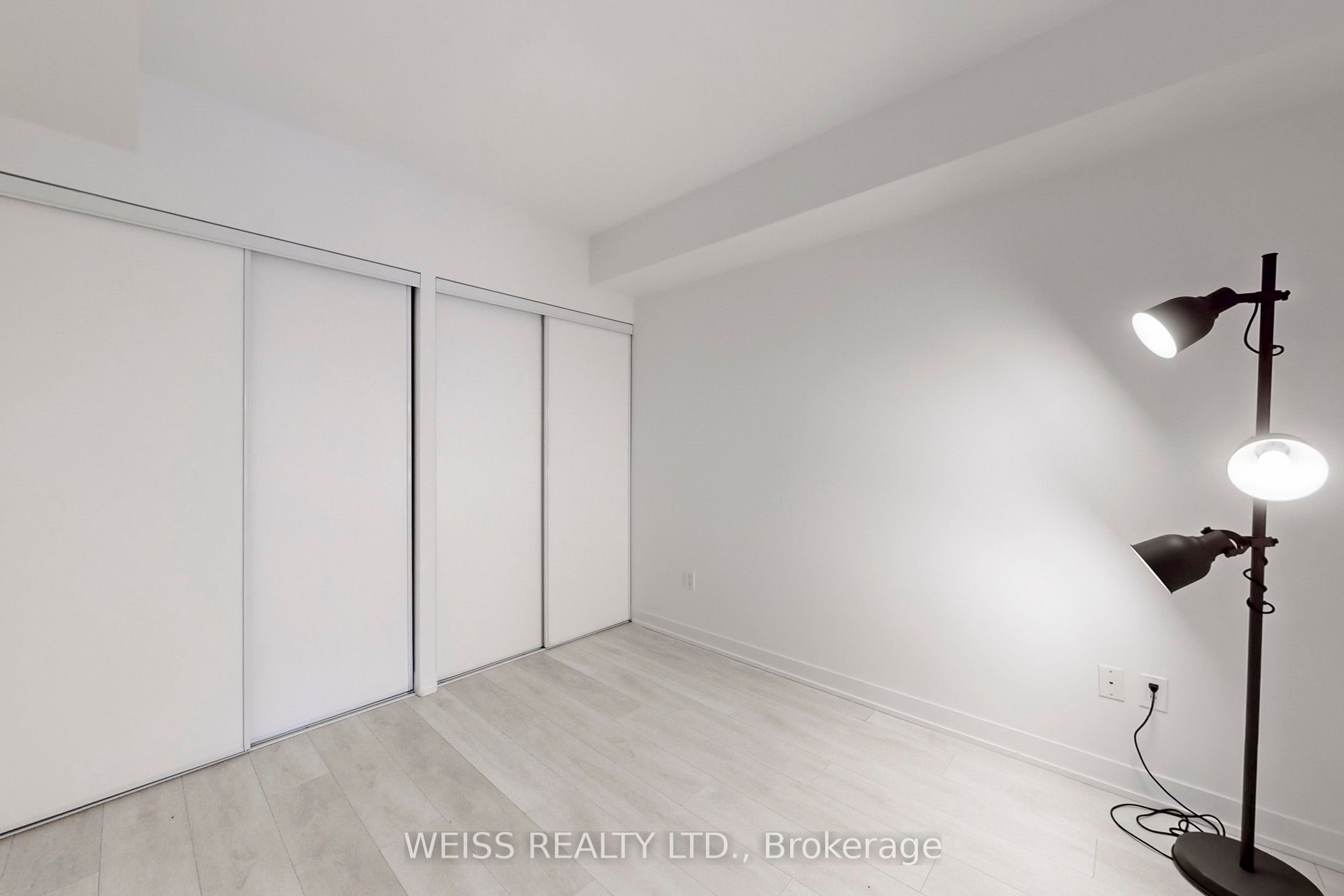 31 Tippett Road 221 Property Photo 18