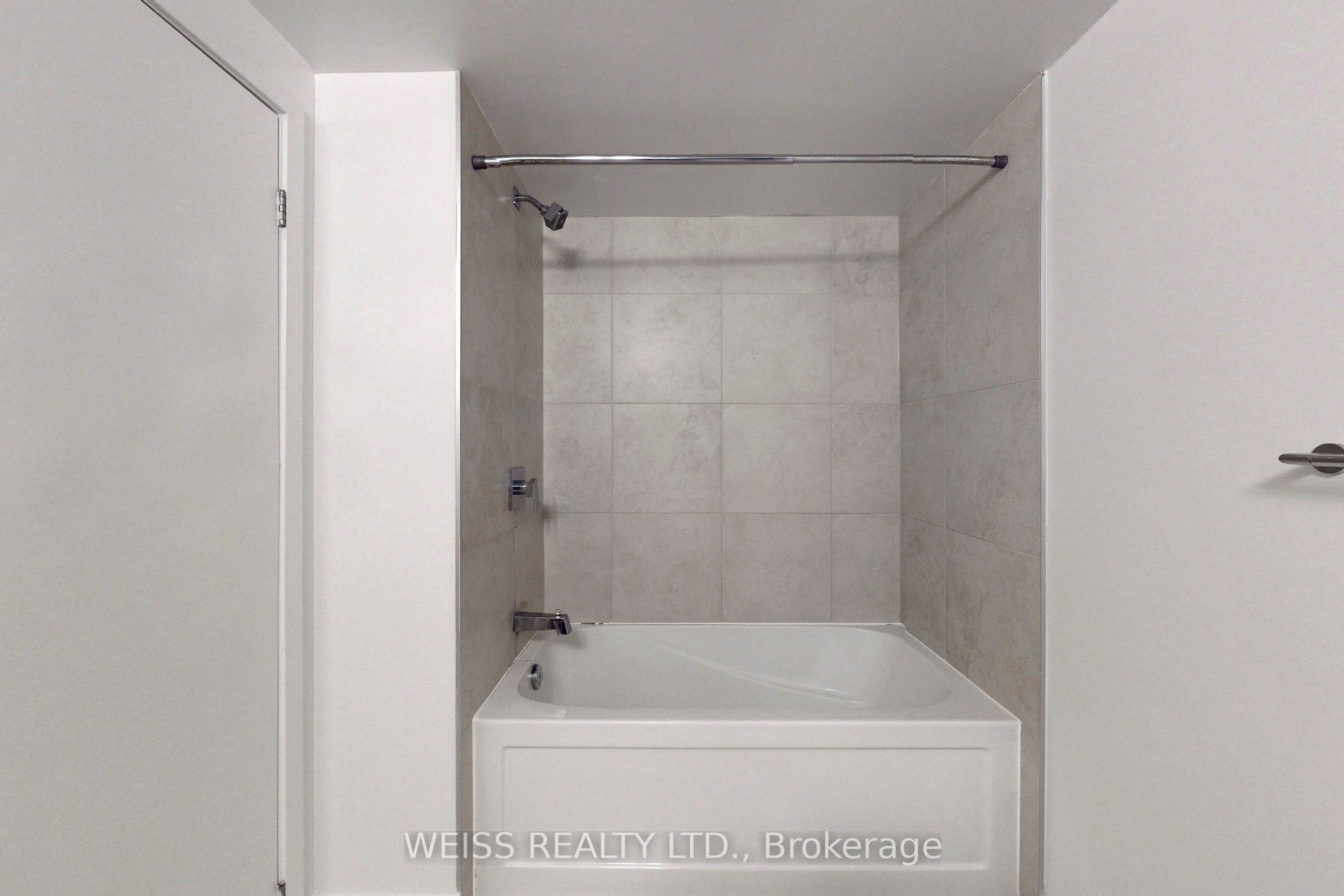 31 Tippett Road 221 Property Photo 21