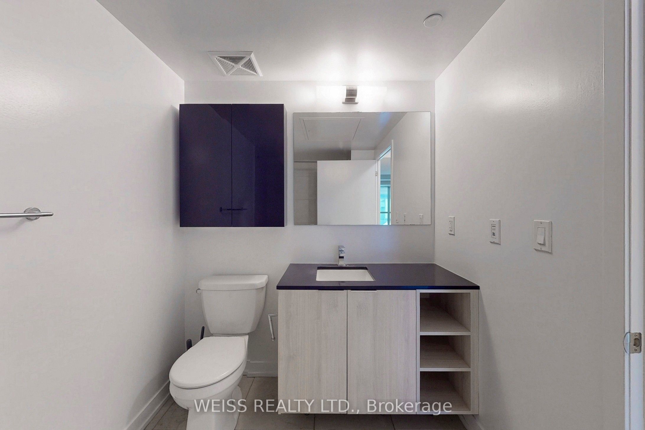 31 Tippett Road 221 Property Photo 22