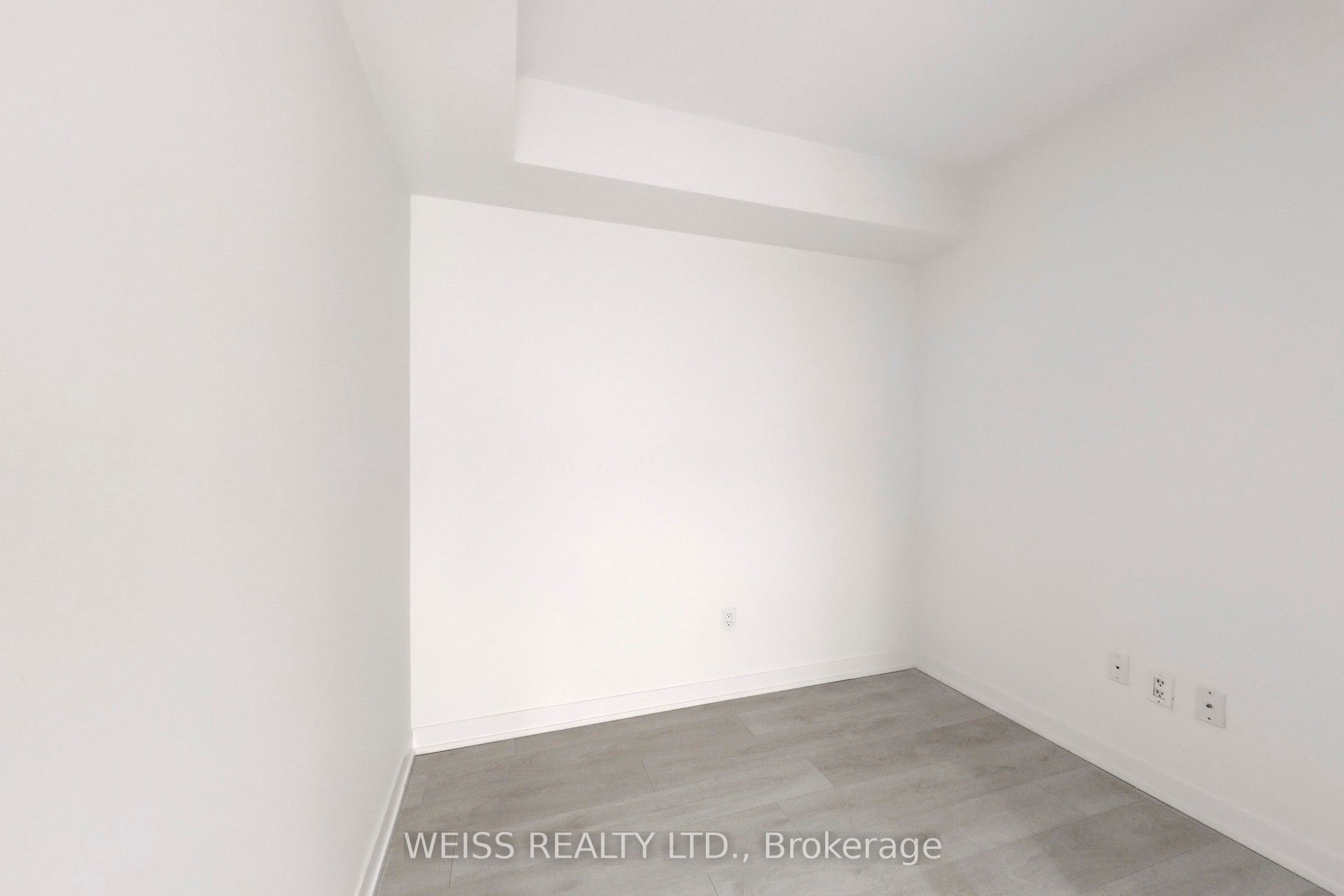 31 Tippett Road 221 Property Photo 25