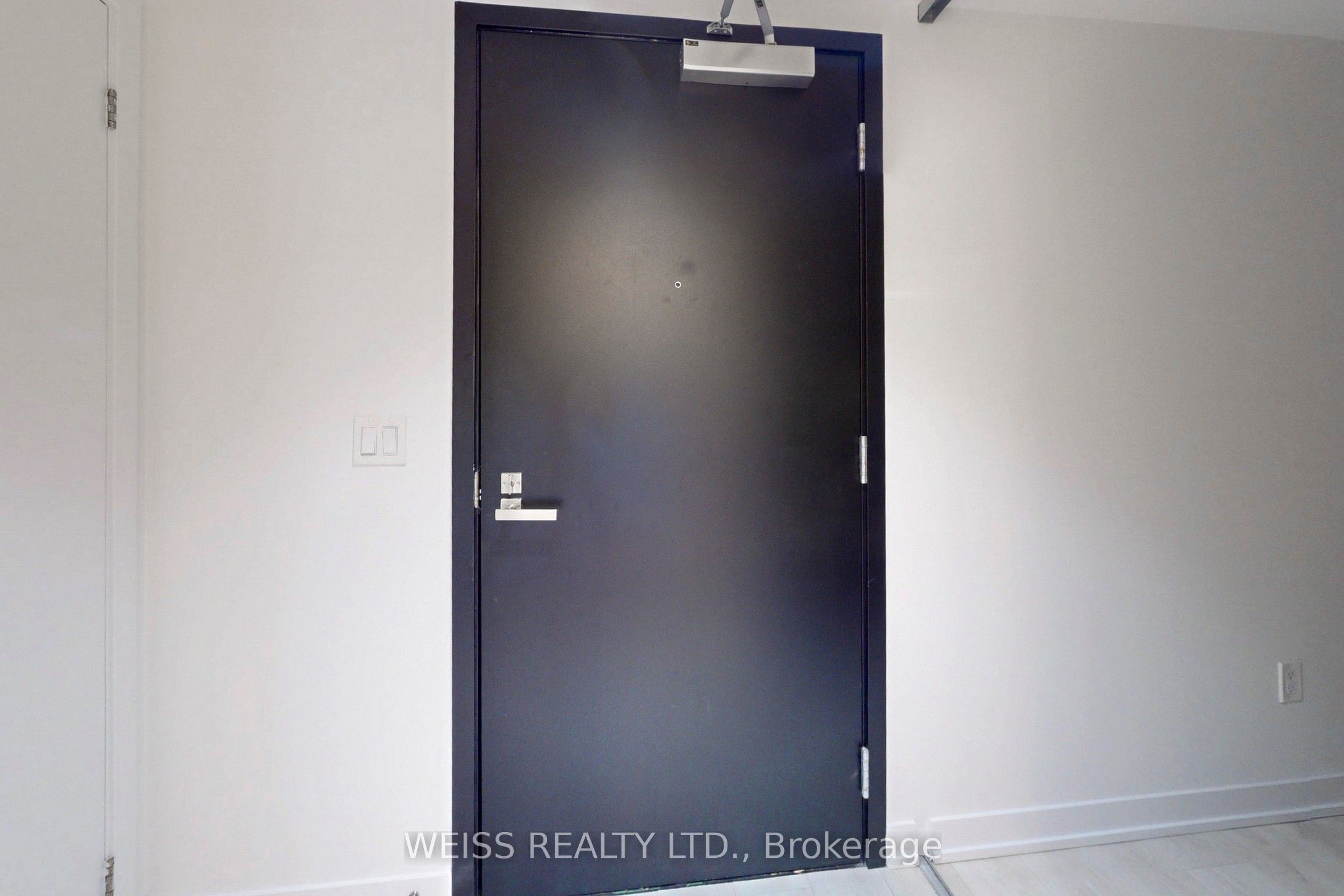 31 Tippett Road 221 Property Photo 31