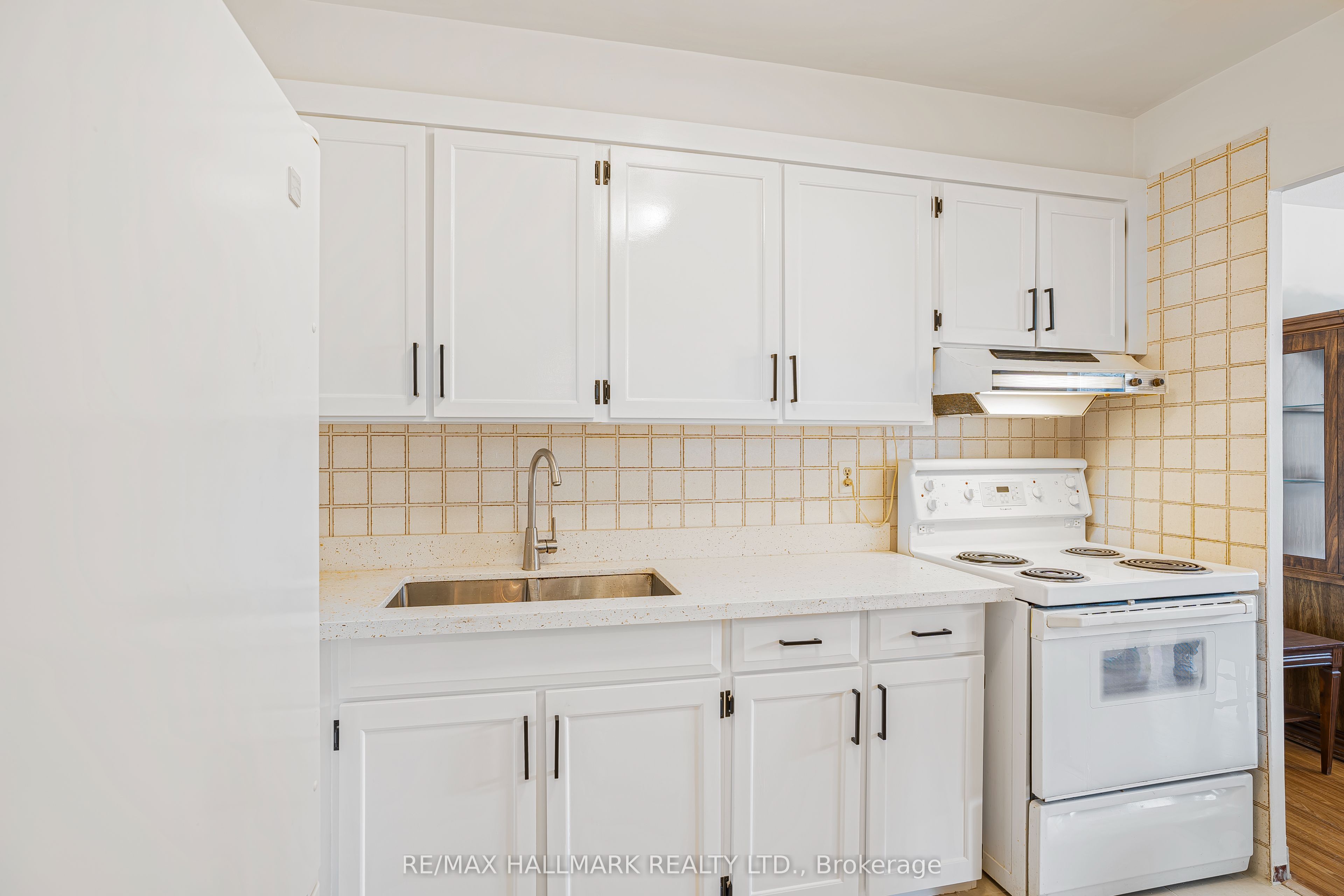 10 Parkway Forest Drive 512 Property Photo 6