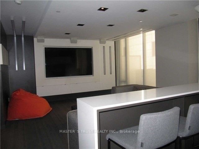 101 Peter Street 2208 Property Photo 9