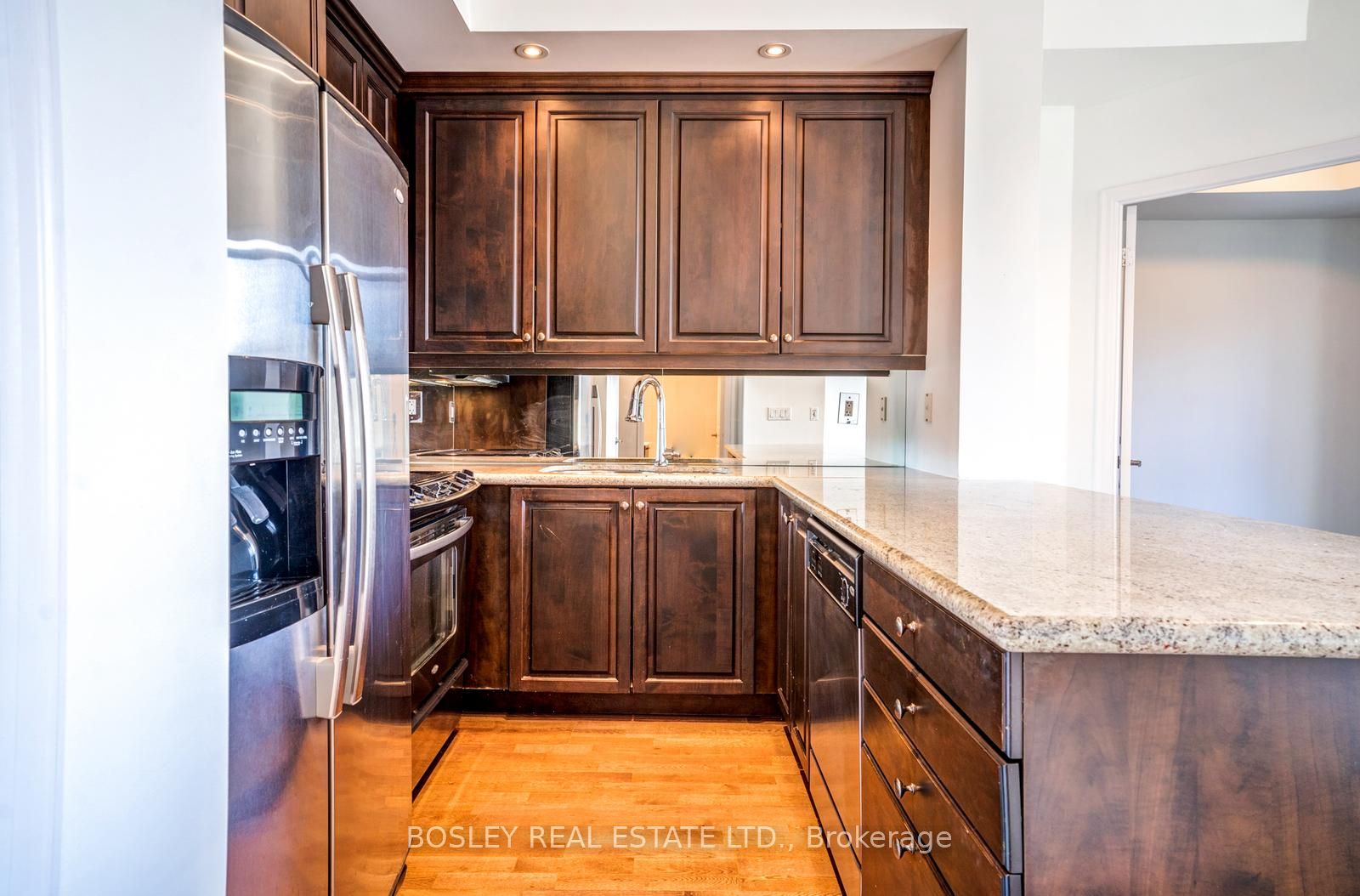 628 Fleet Street 334 Property Photo 14