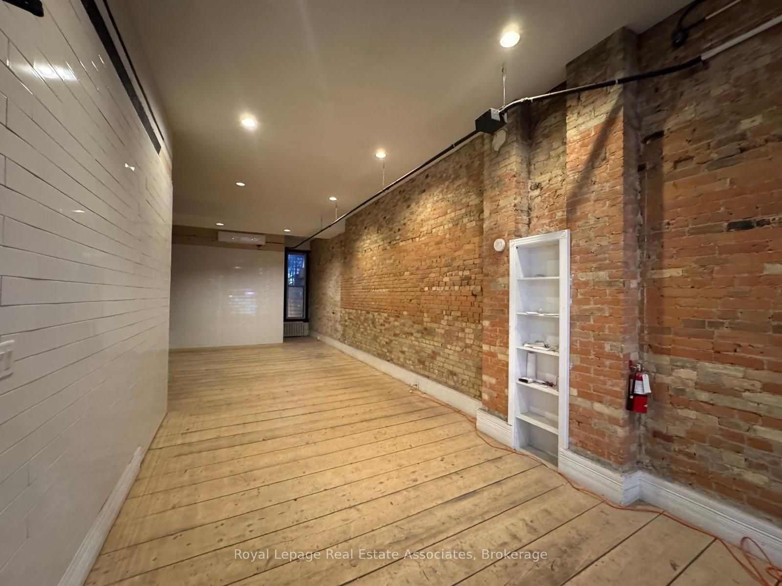 242 Carlton Street Property Photo 2