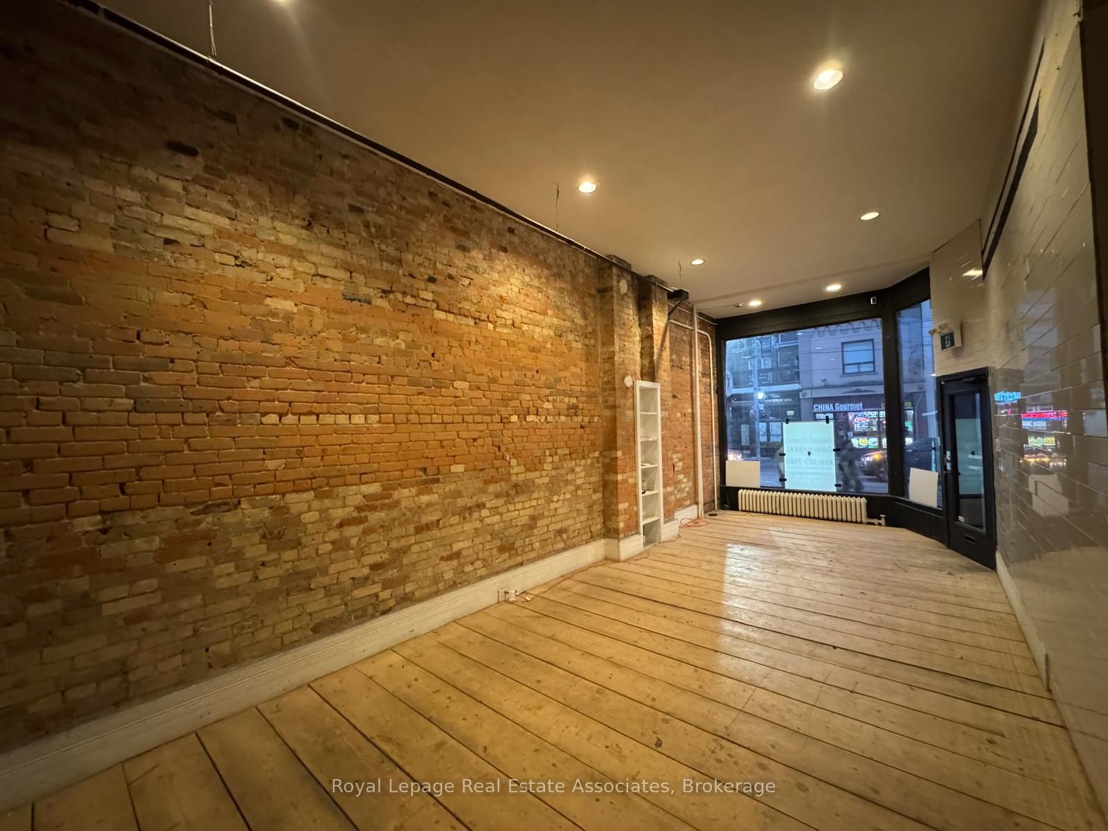 242 Carlton Street Property Photo 5