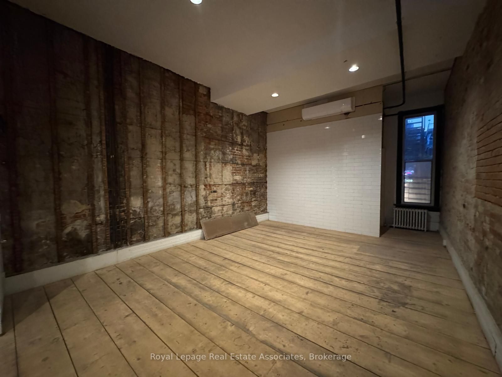 242 Carlton Street Property Photo 7