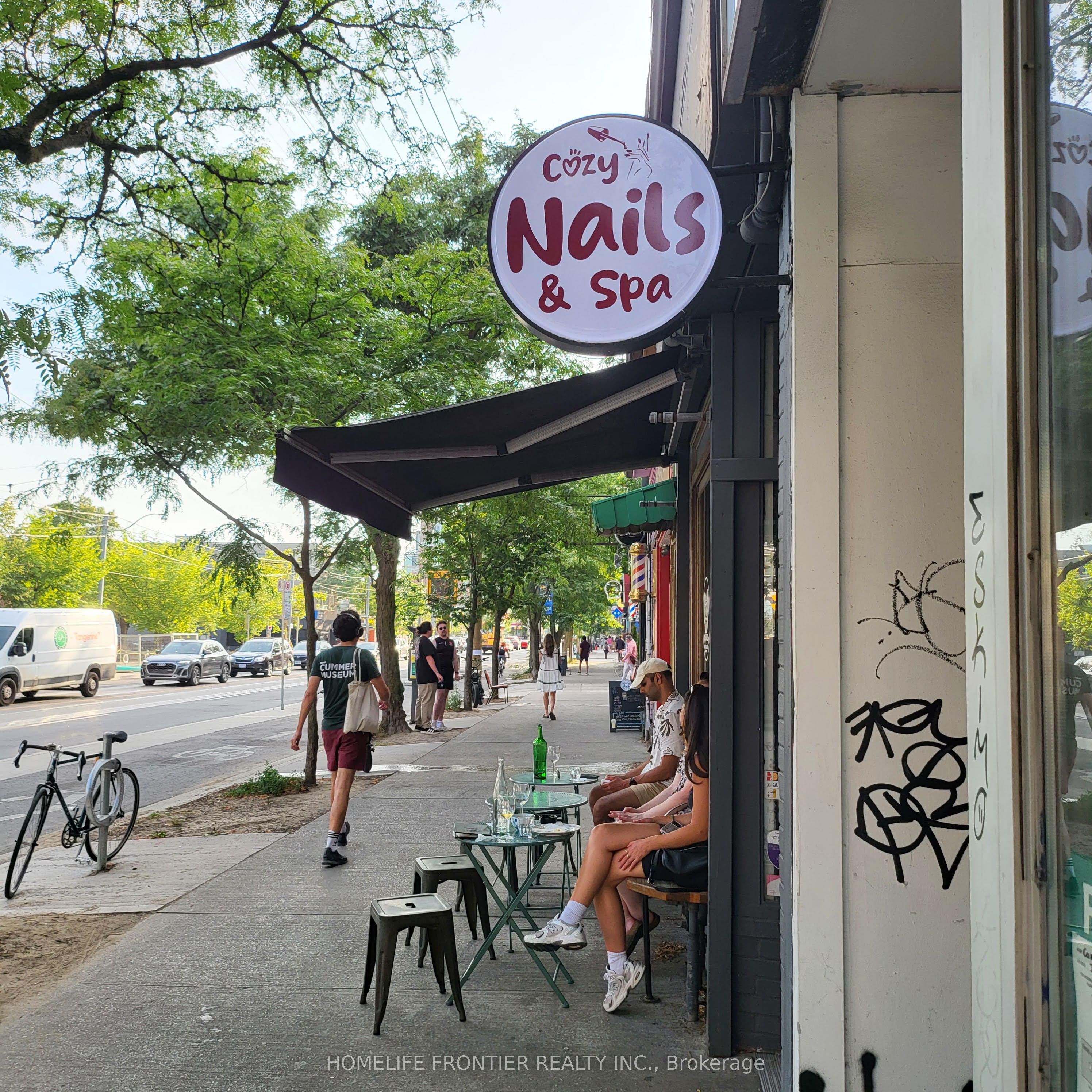 386 College Street Property Photo 1