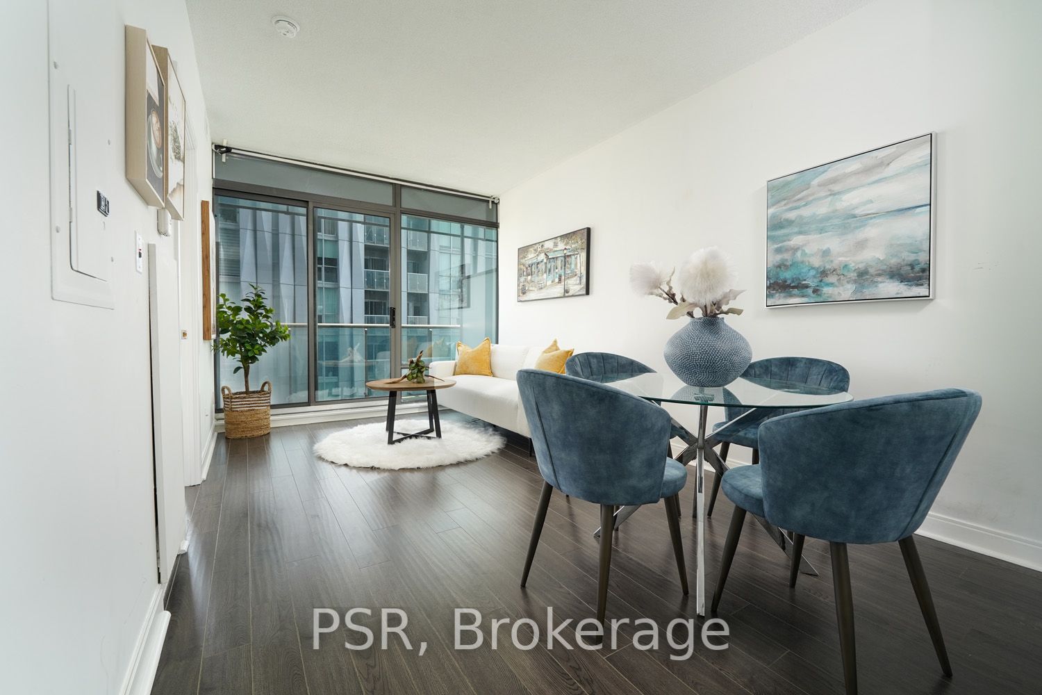 #2103 - 18 Yorkville Avenue Property Photo 3
