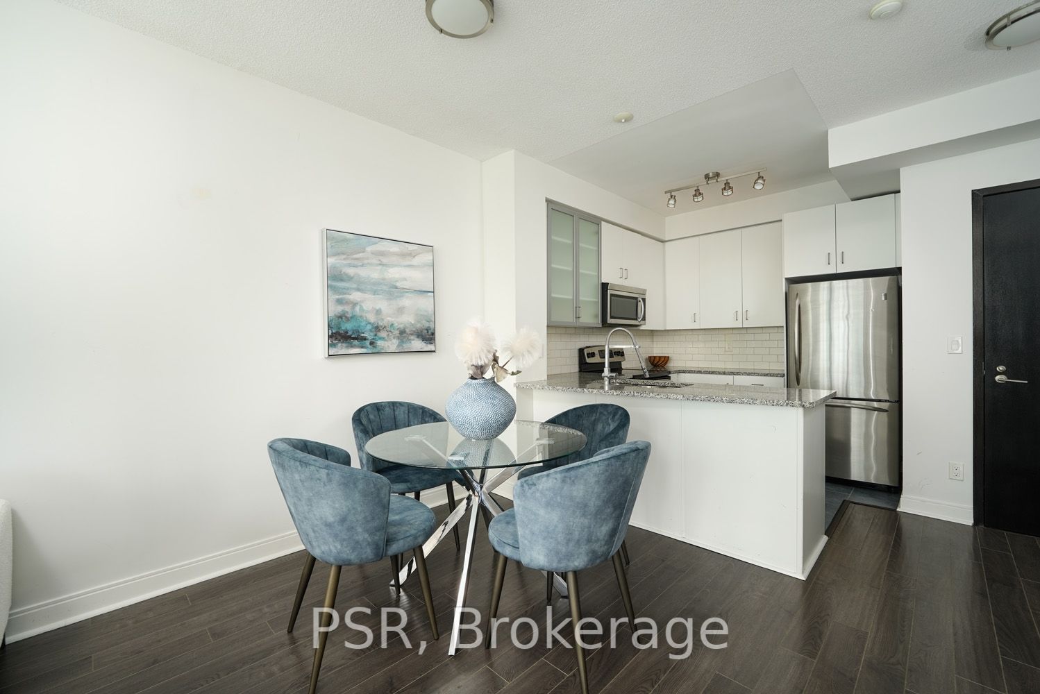 #2103 - 18 Yorkville Avenue Property Photo 6