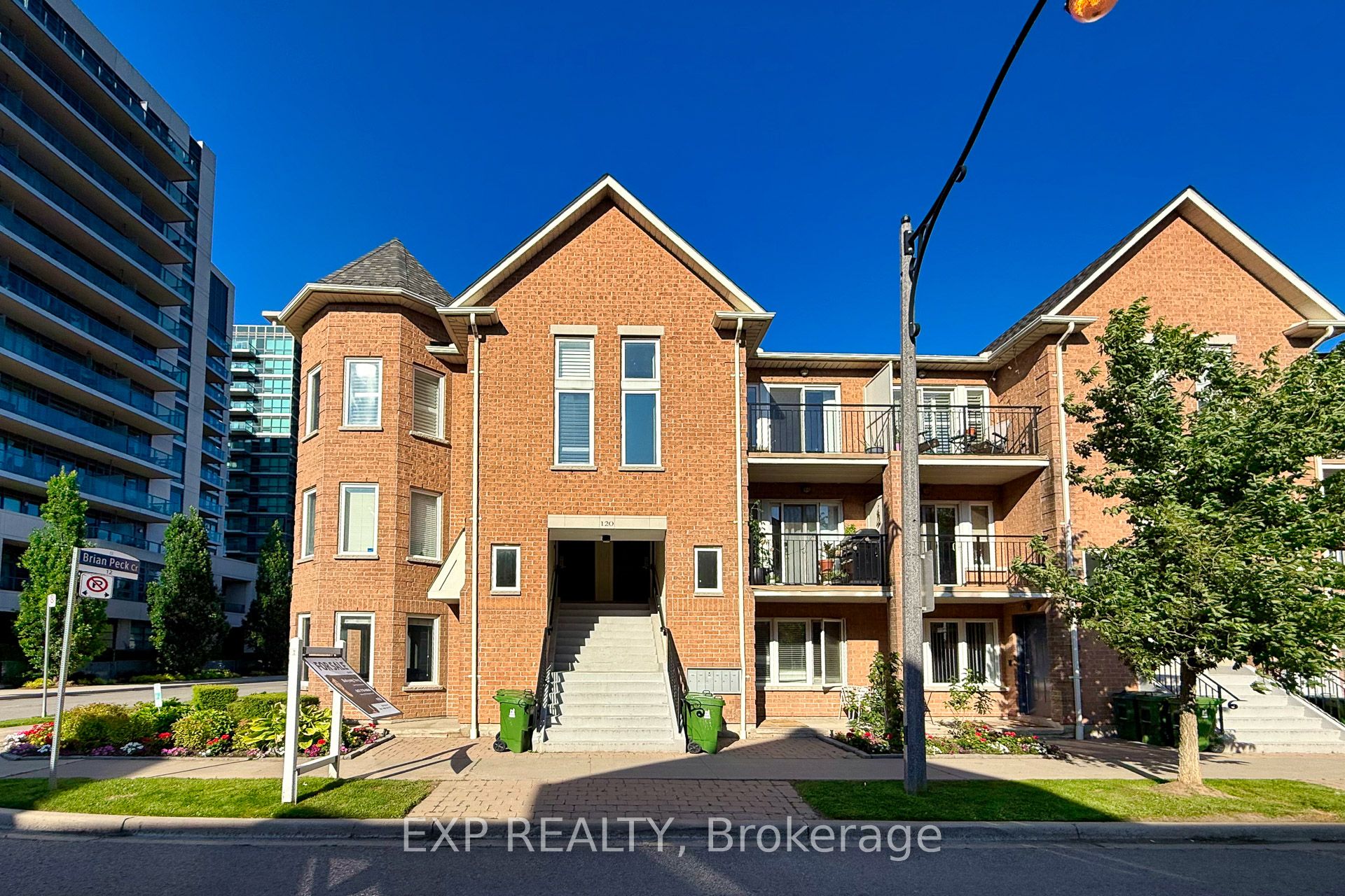 120 Aerodrome Crescent 301 Property Photo 1
