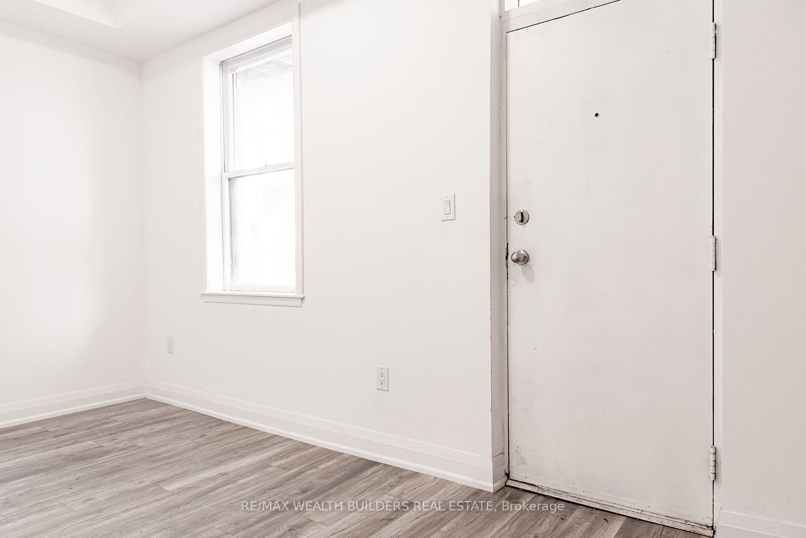 213 Jarvis Street 4 Property Photo 6