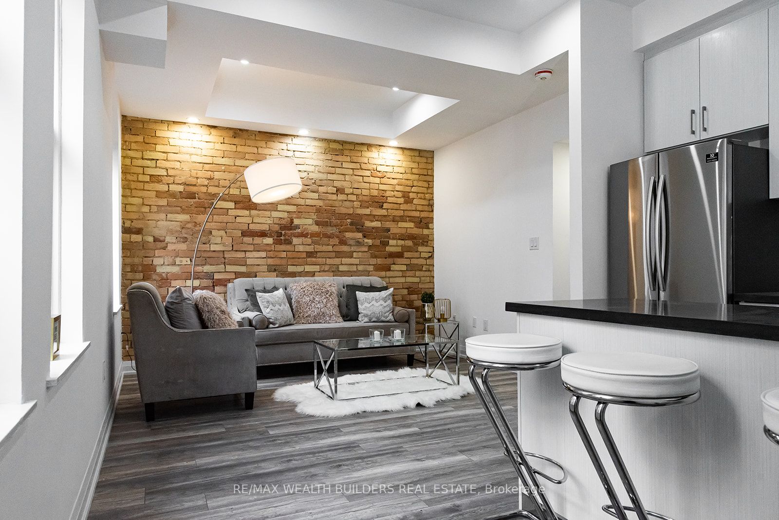 207 Jarvis Street 7 Property Photo 1