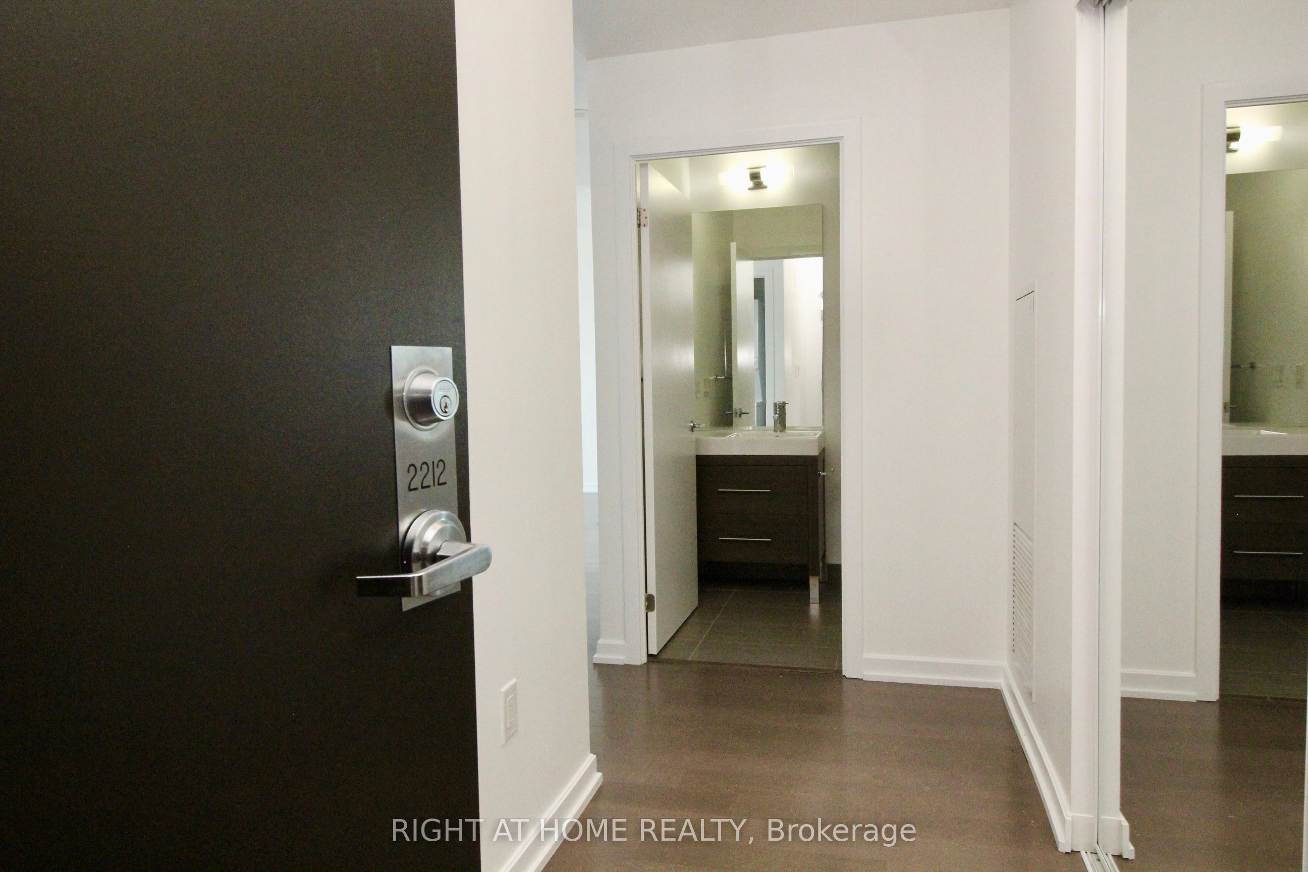 70 Forest Manor Road 2212 Property Photo 2