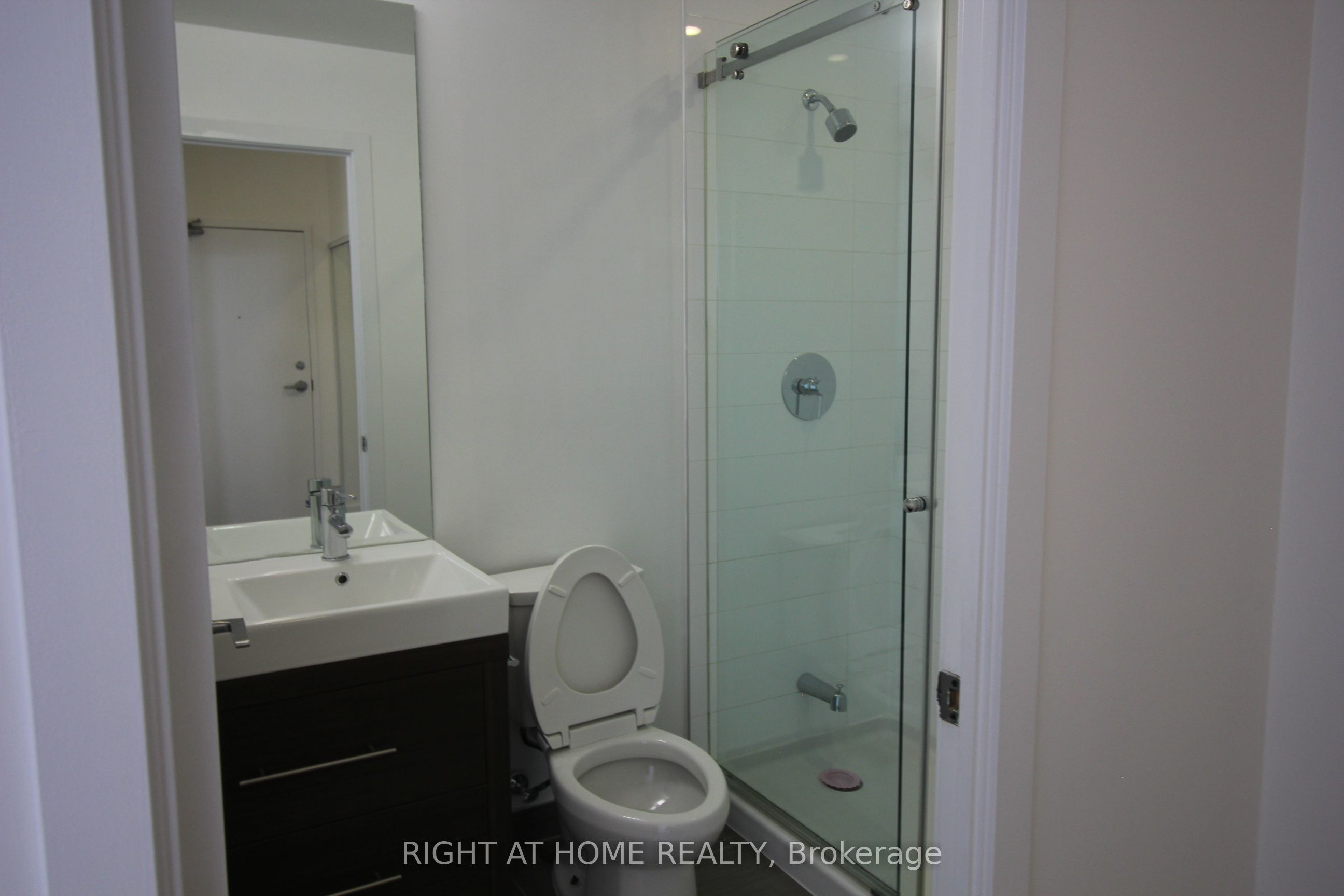 70 Forest Manor Road 2212 Property Photo 5