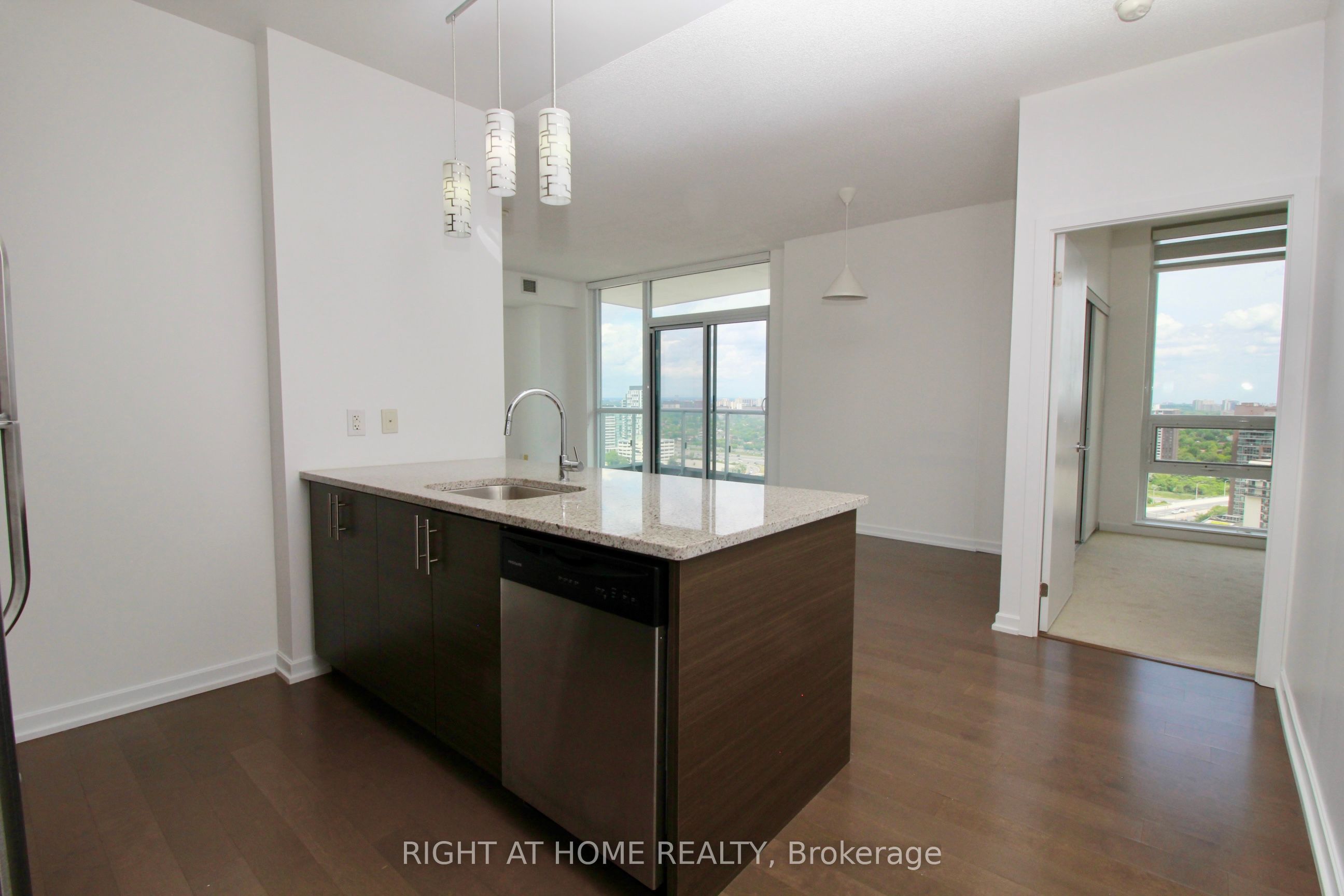 70 Forest Manor Road 2212 Property Photo 7