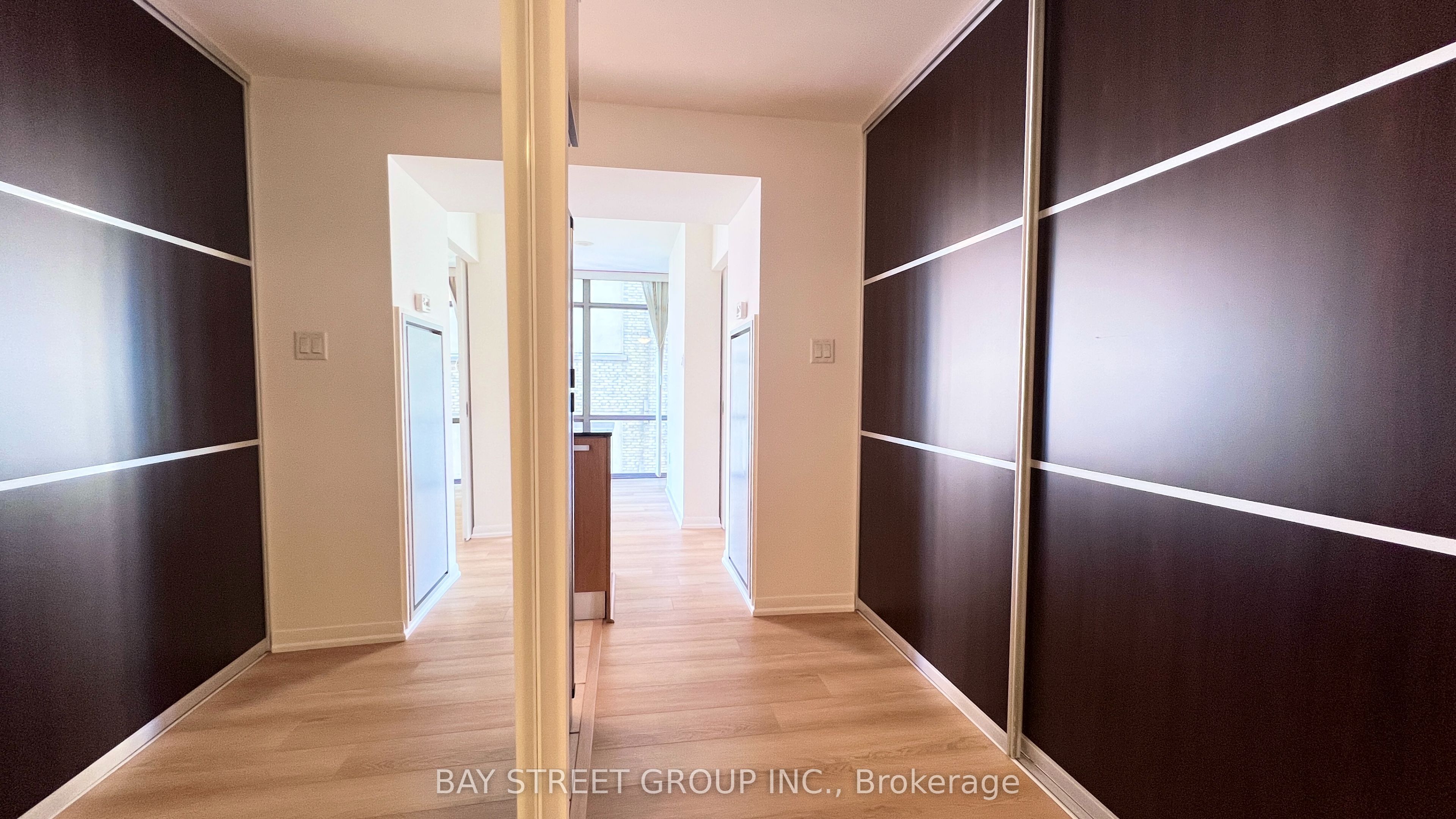 #508 - 38 Grenville Street Property Photo 7