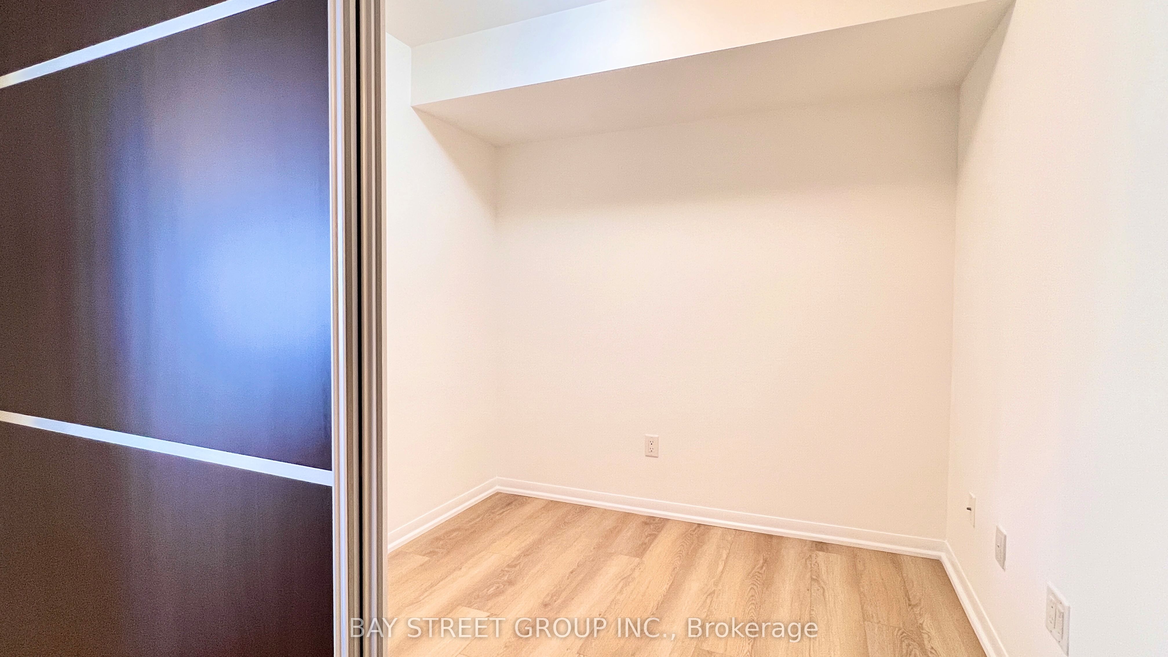 #508 - 38 Grenville Street Property Photo 8
