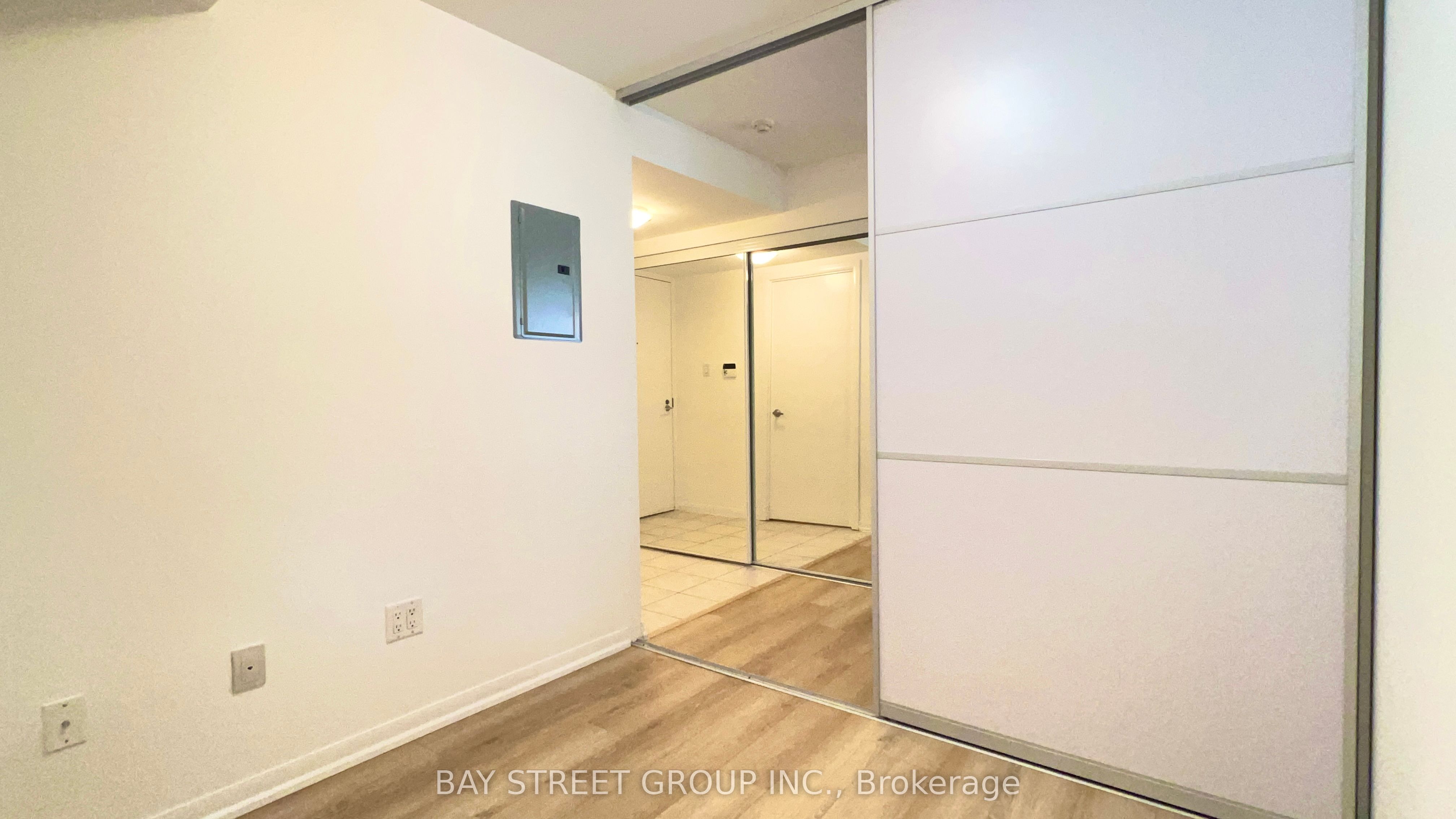#508 - 38 Grenville Street Property Photo 10