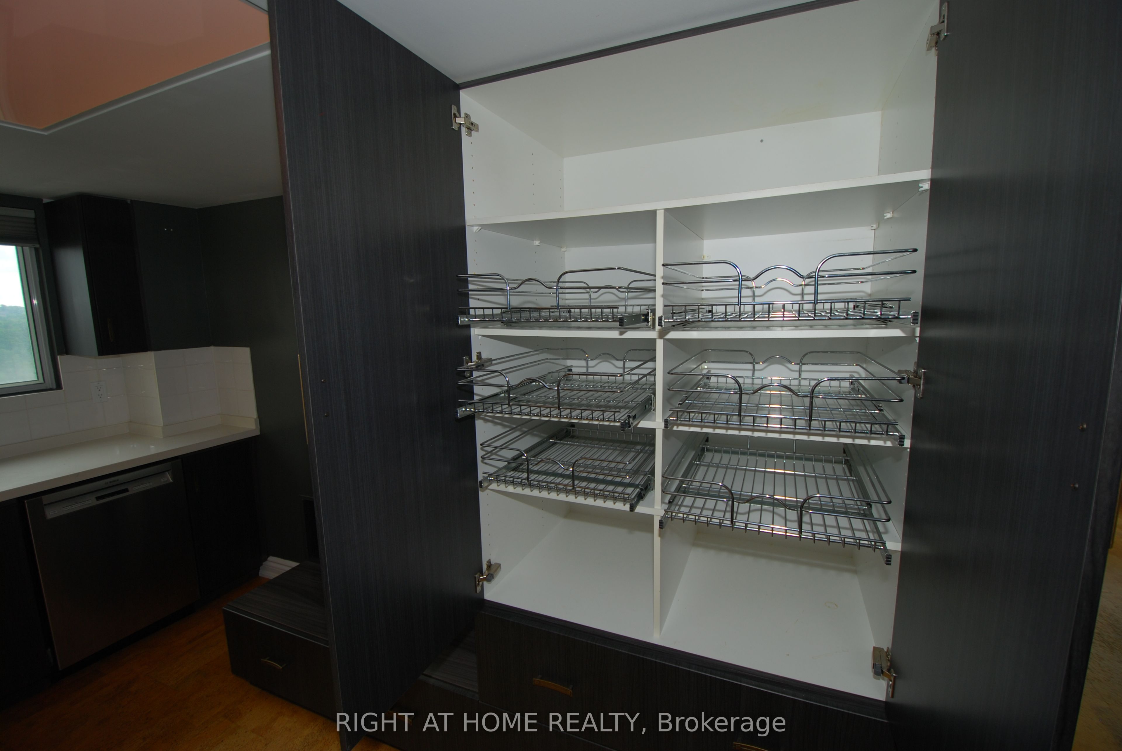 18 Concorde Place 601 Property Photo 10