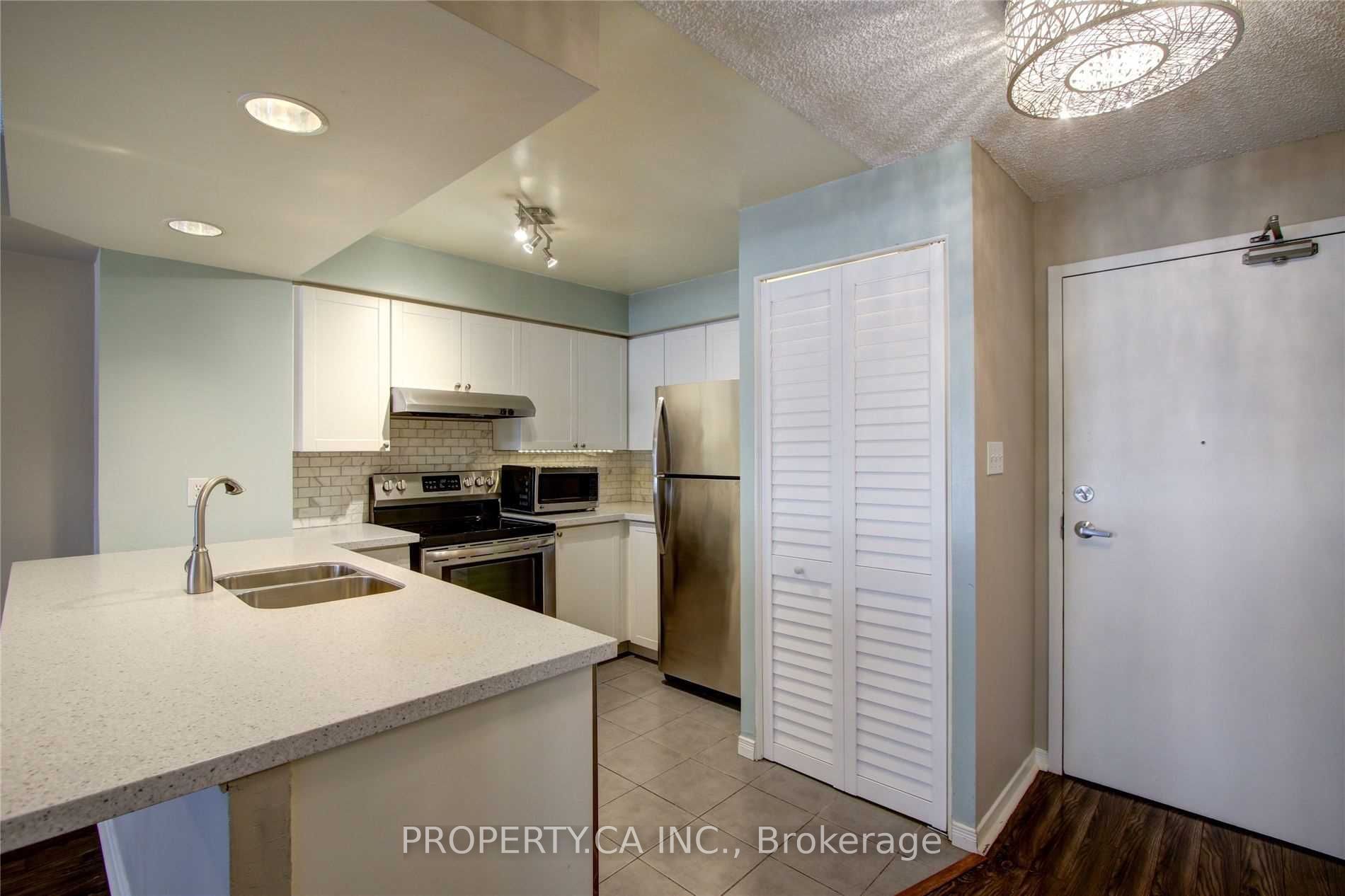 801 King Street W 217 Property Photo 4