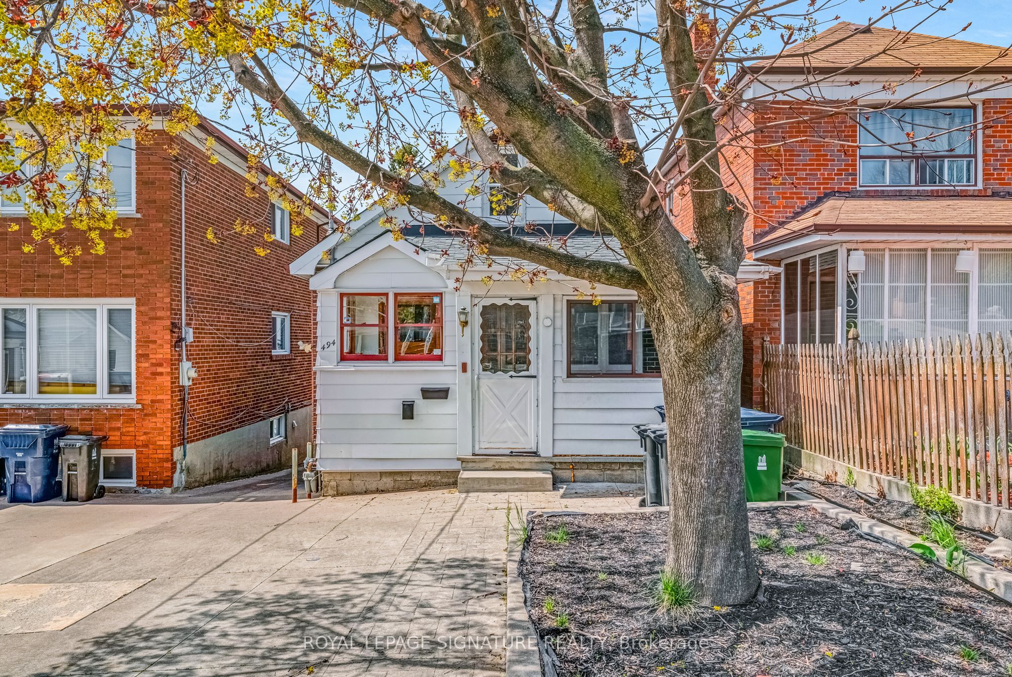 494 Northcliffe Boulevard Property Photo 1
