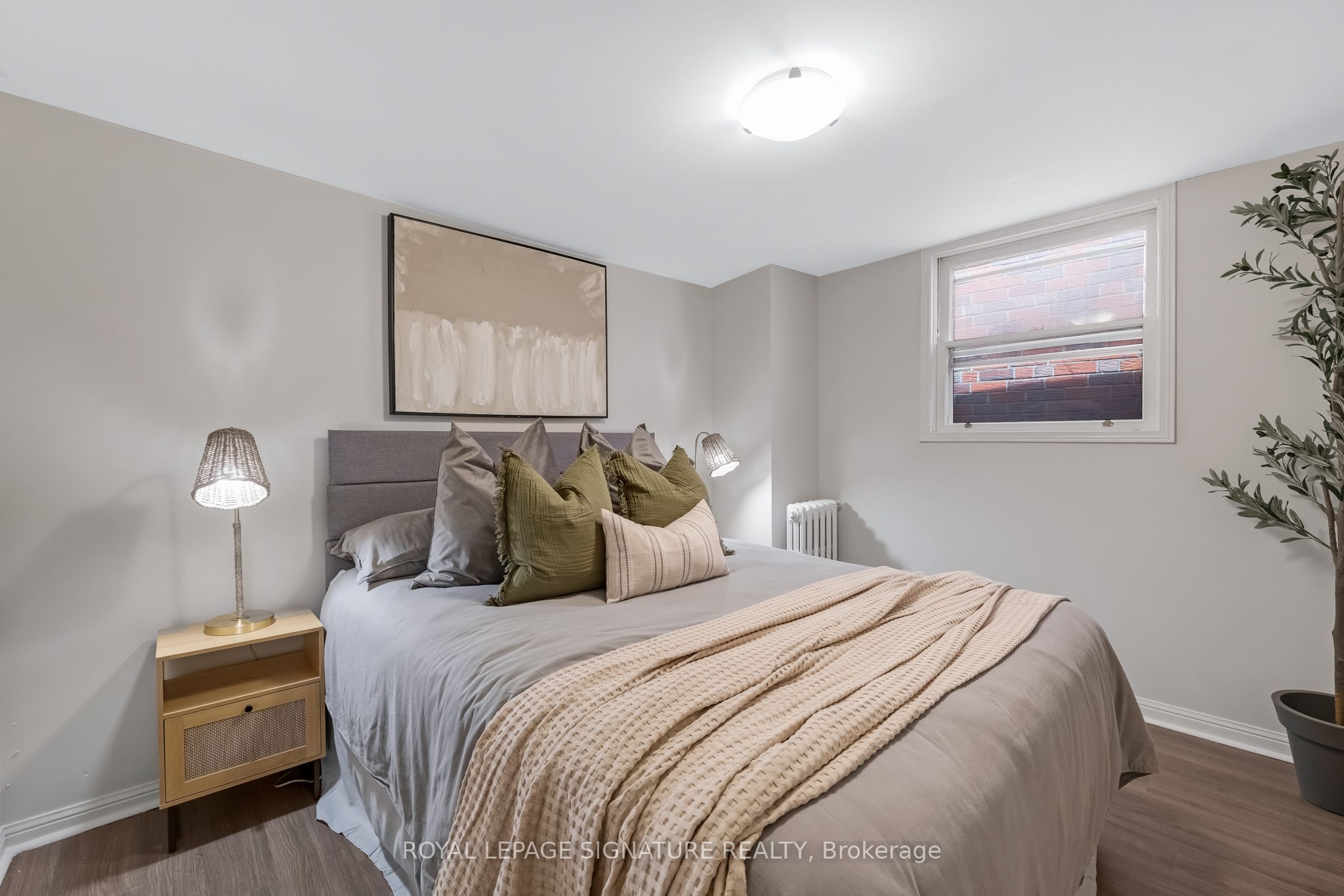 494 Northcliffe Boulevard Property Photo 12