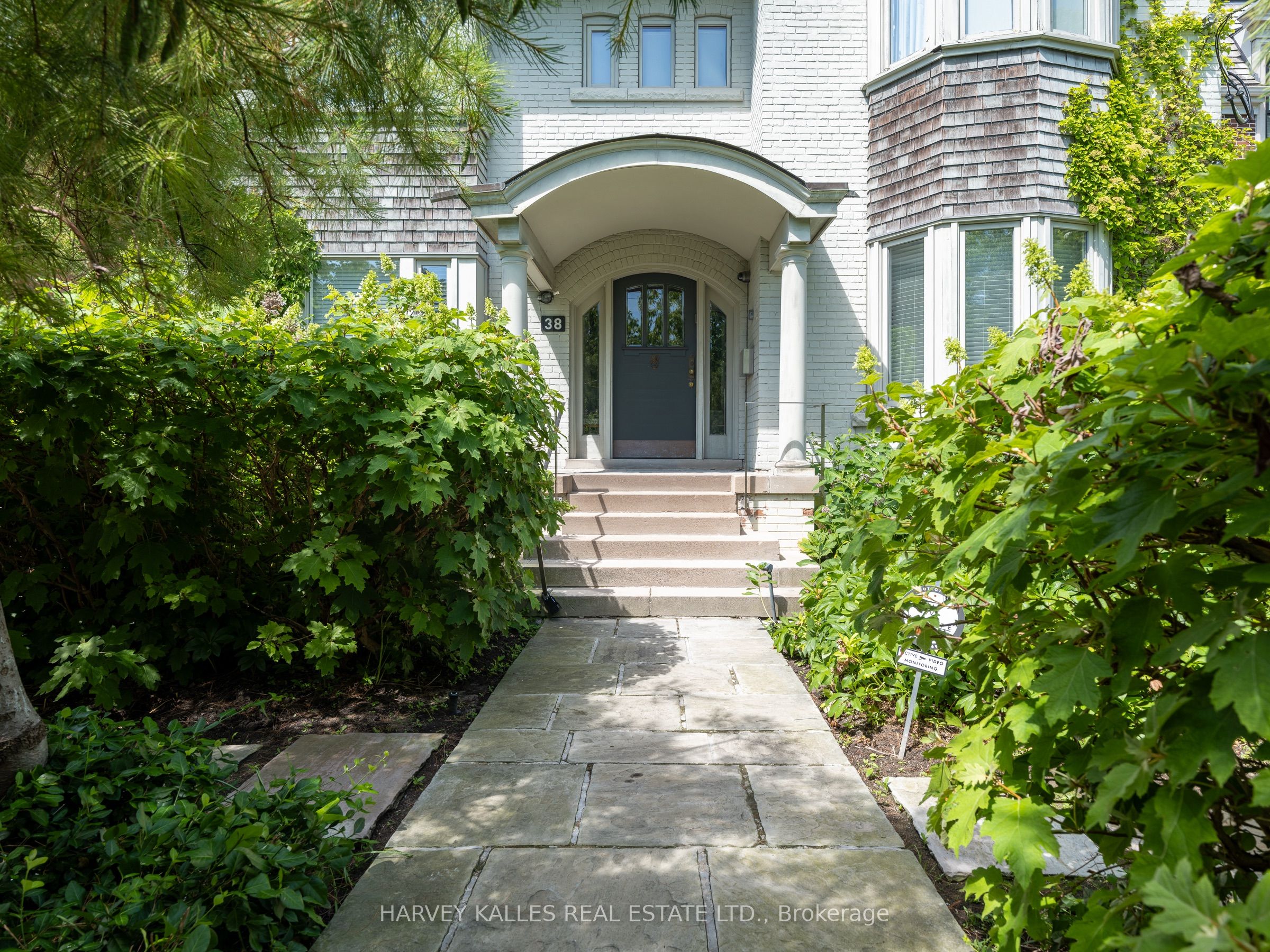 38 Dunvegan Road Property Photo 1