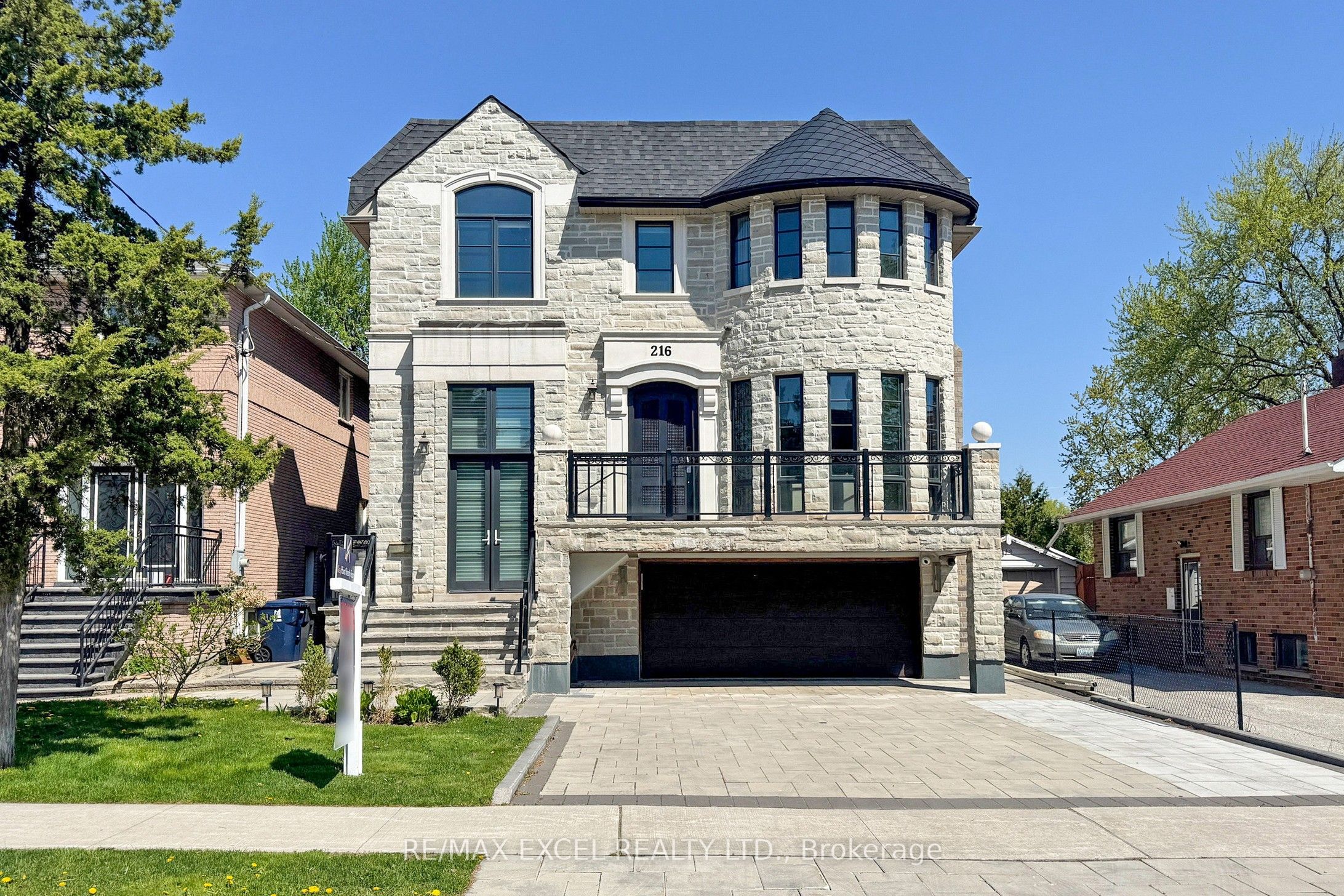 216 Olive Avenue Property Photo 1