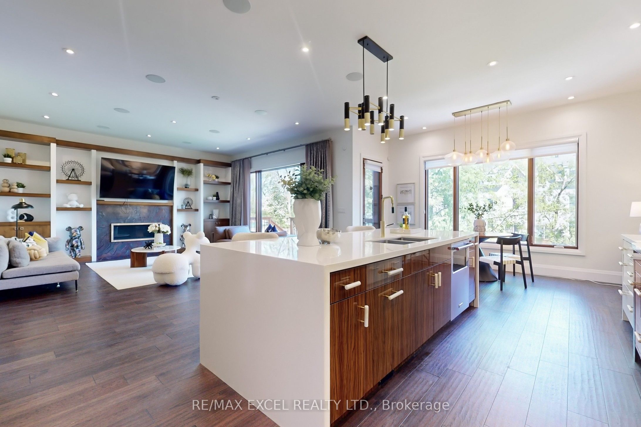 216 Olive Avenue Property Photo 8