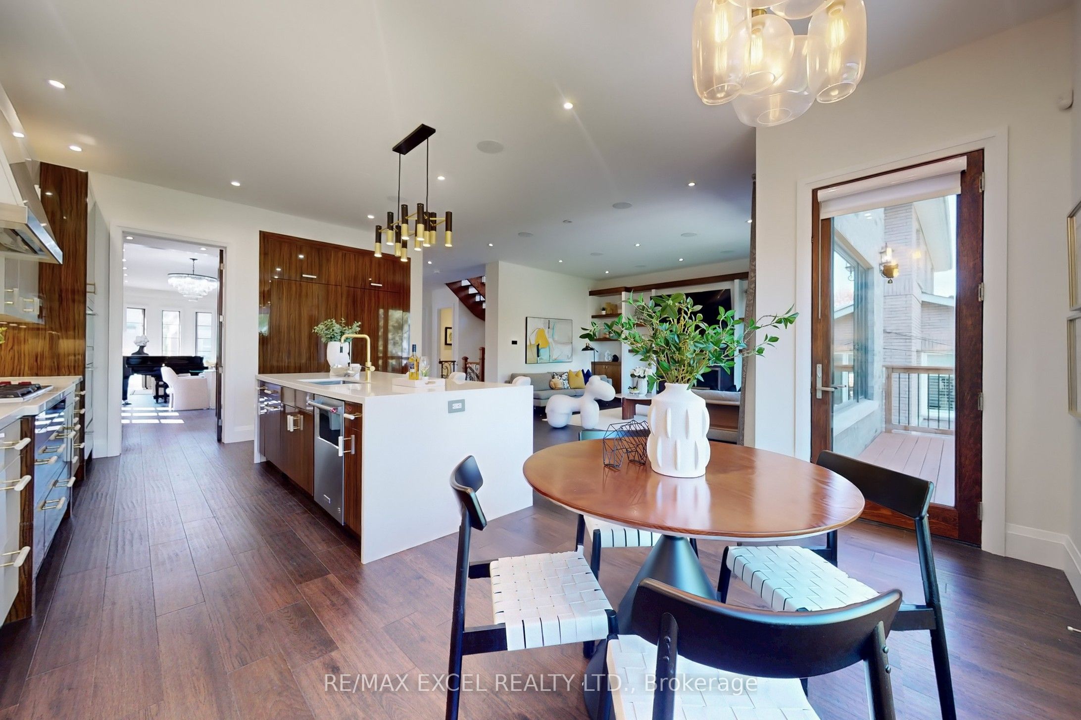 216 Olive Avenue Property Photo 12