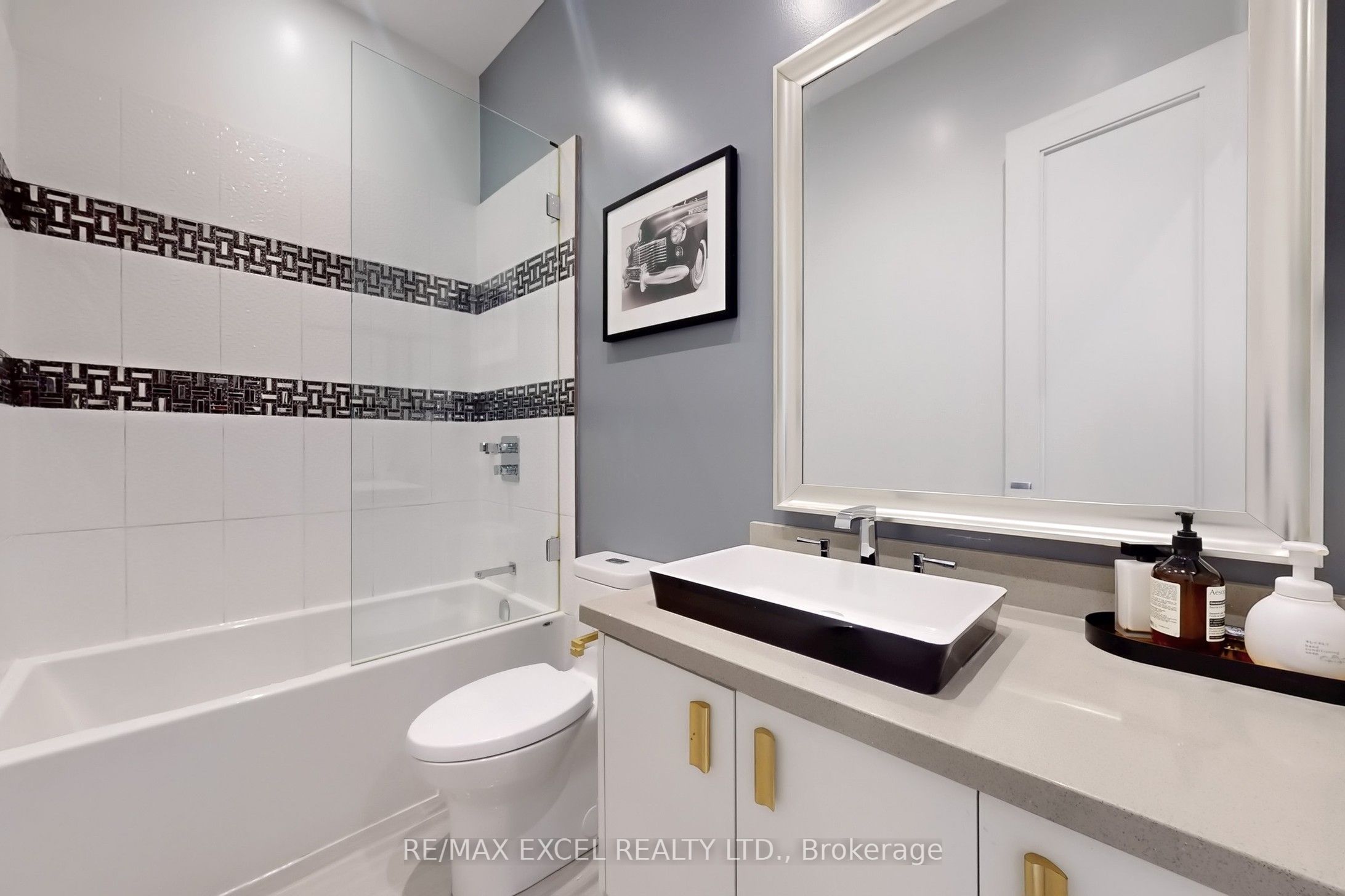216 Olive Avenue Property Photo 45