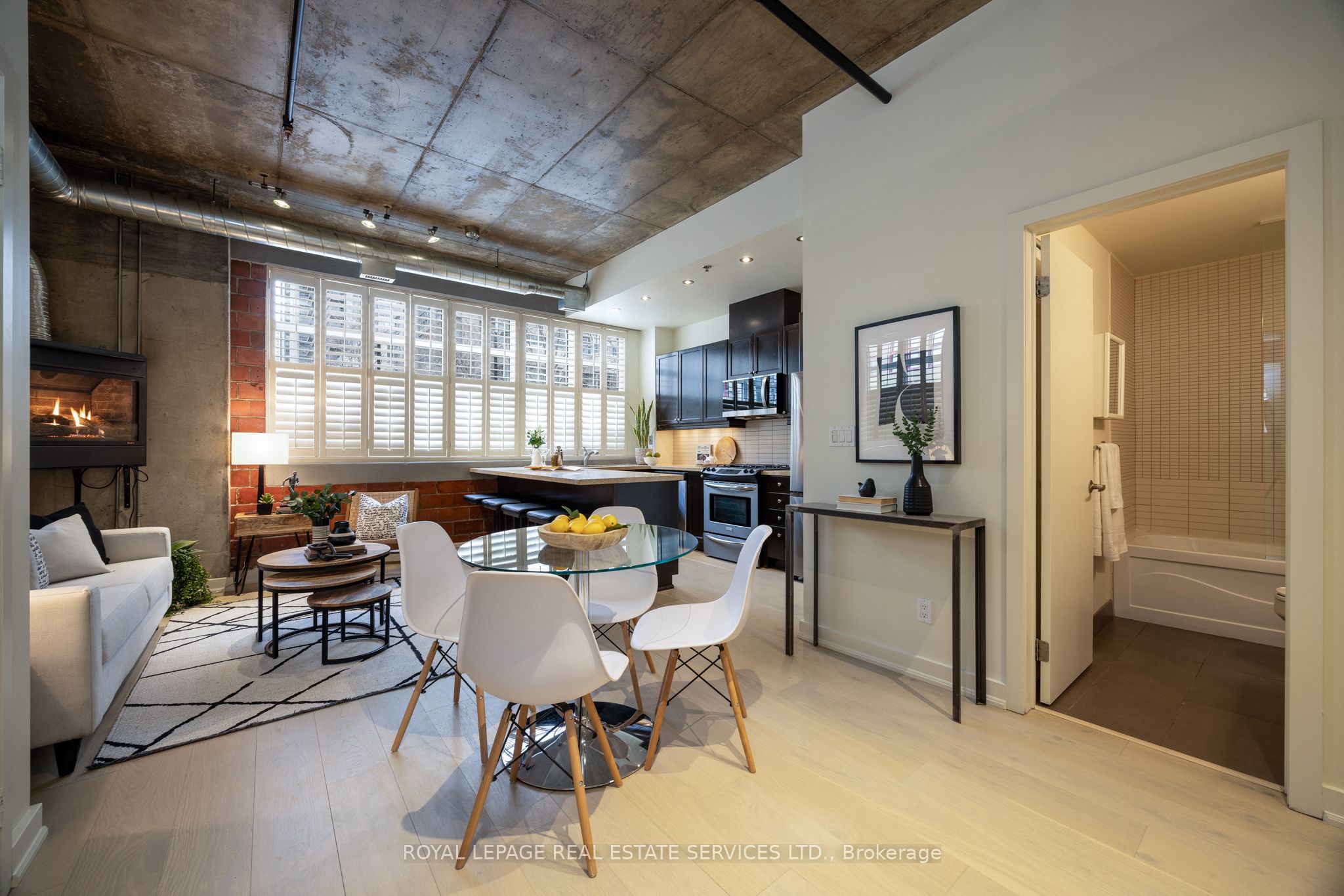 10 Wellesley Place 101 Property Photo 3