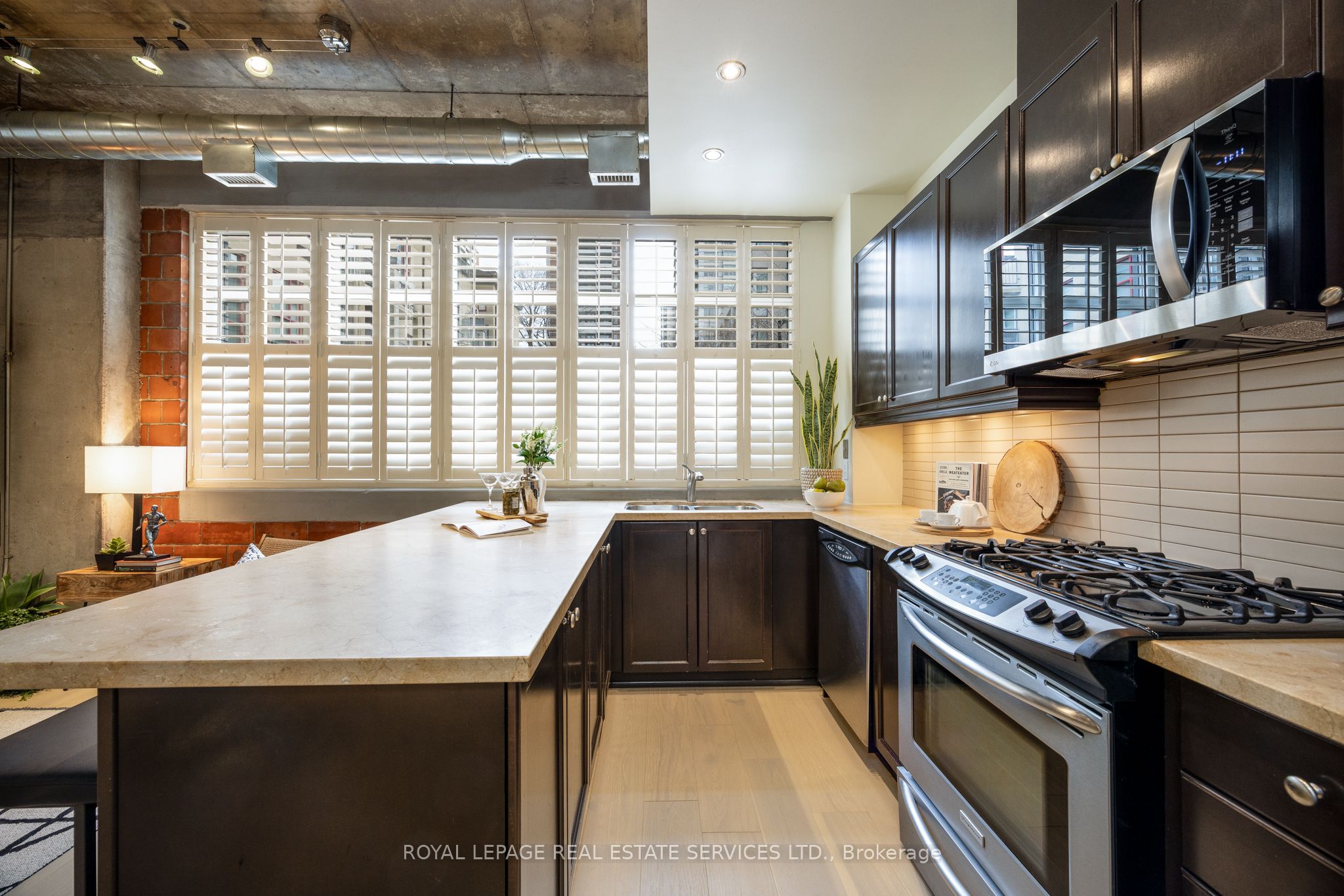 10 Wellesley Place 101 Property Photo 8