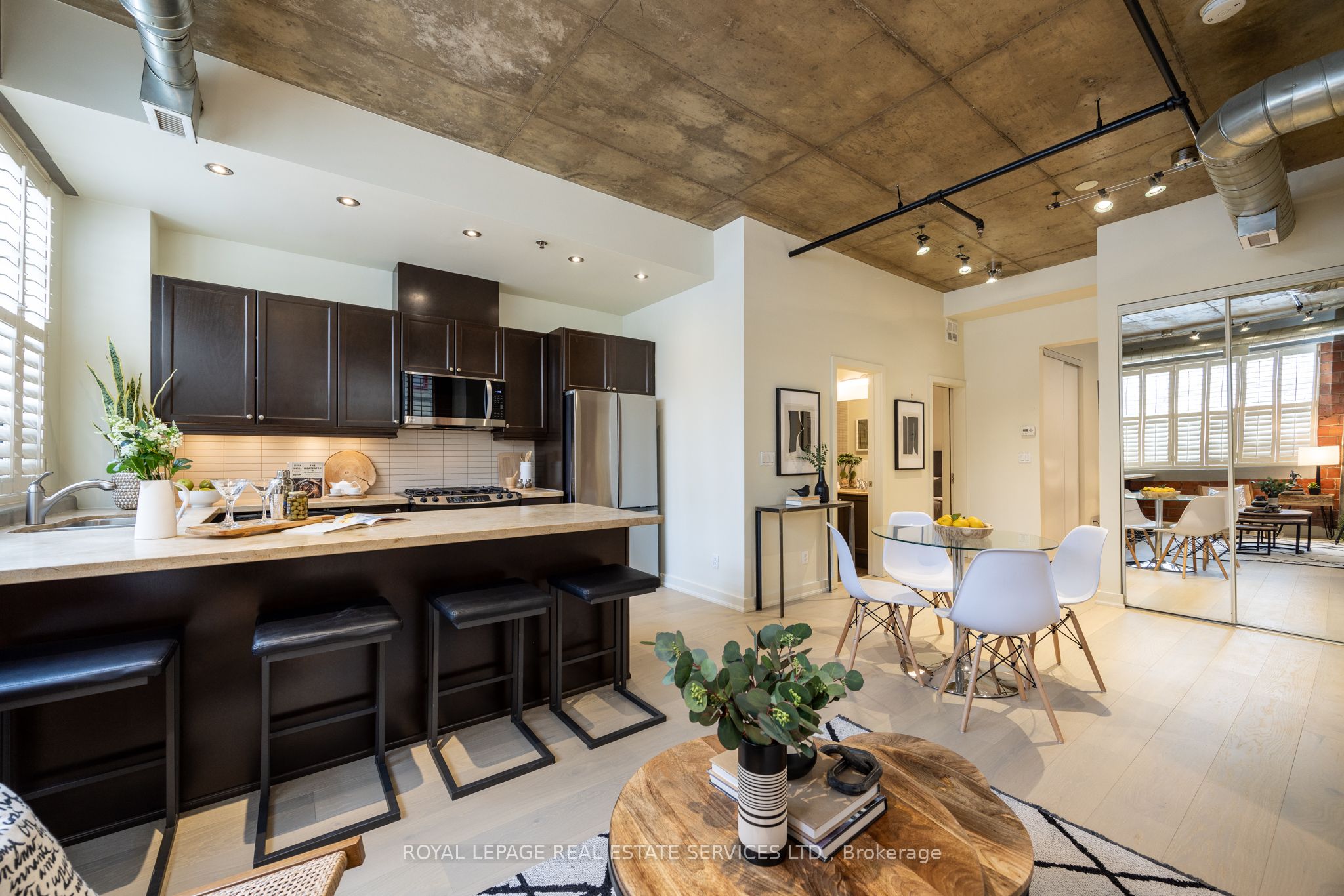 10 Wellesley Place 101 Property Photo 9